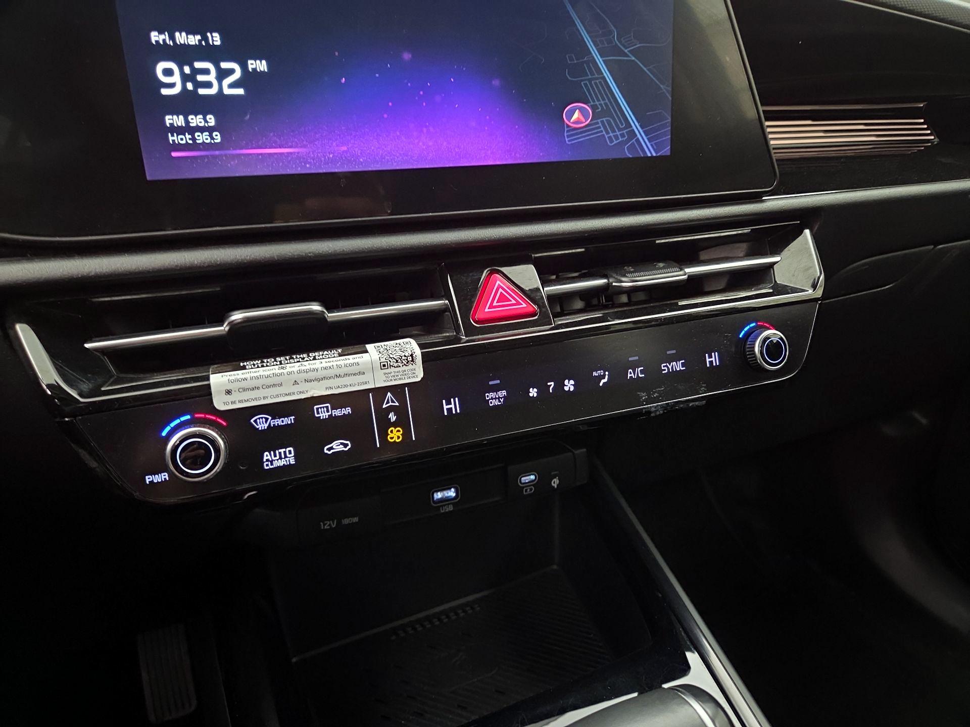 Thumbnail: 2023 Kia Niro - 17