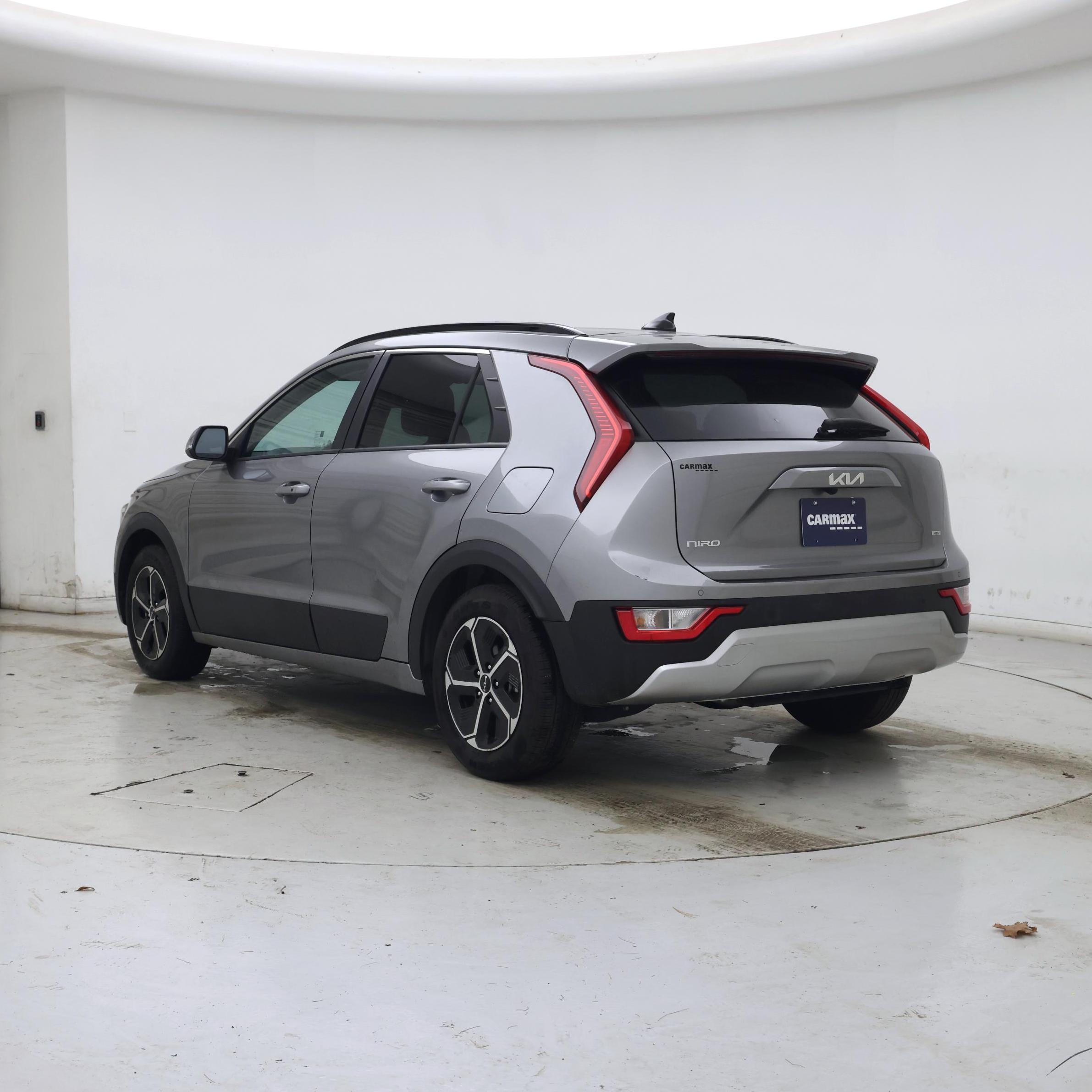 Thumbnail: 2023 Kia Niro - 2