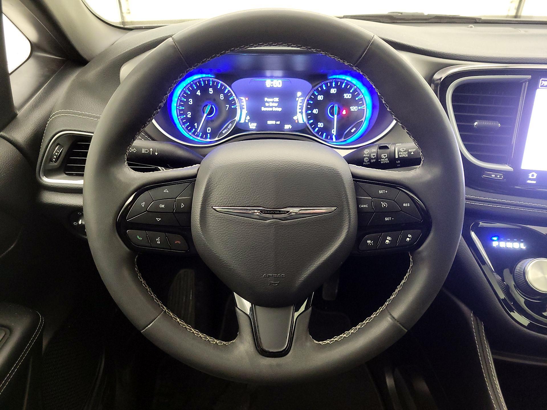 Thumbnail: 2022 Chrysler Pacifica - 10