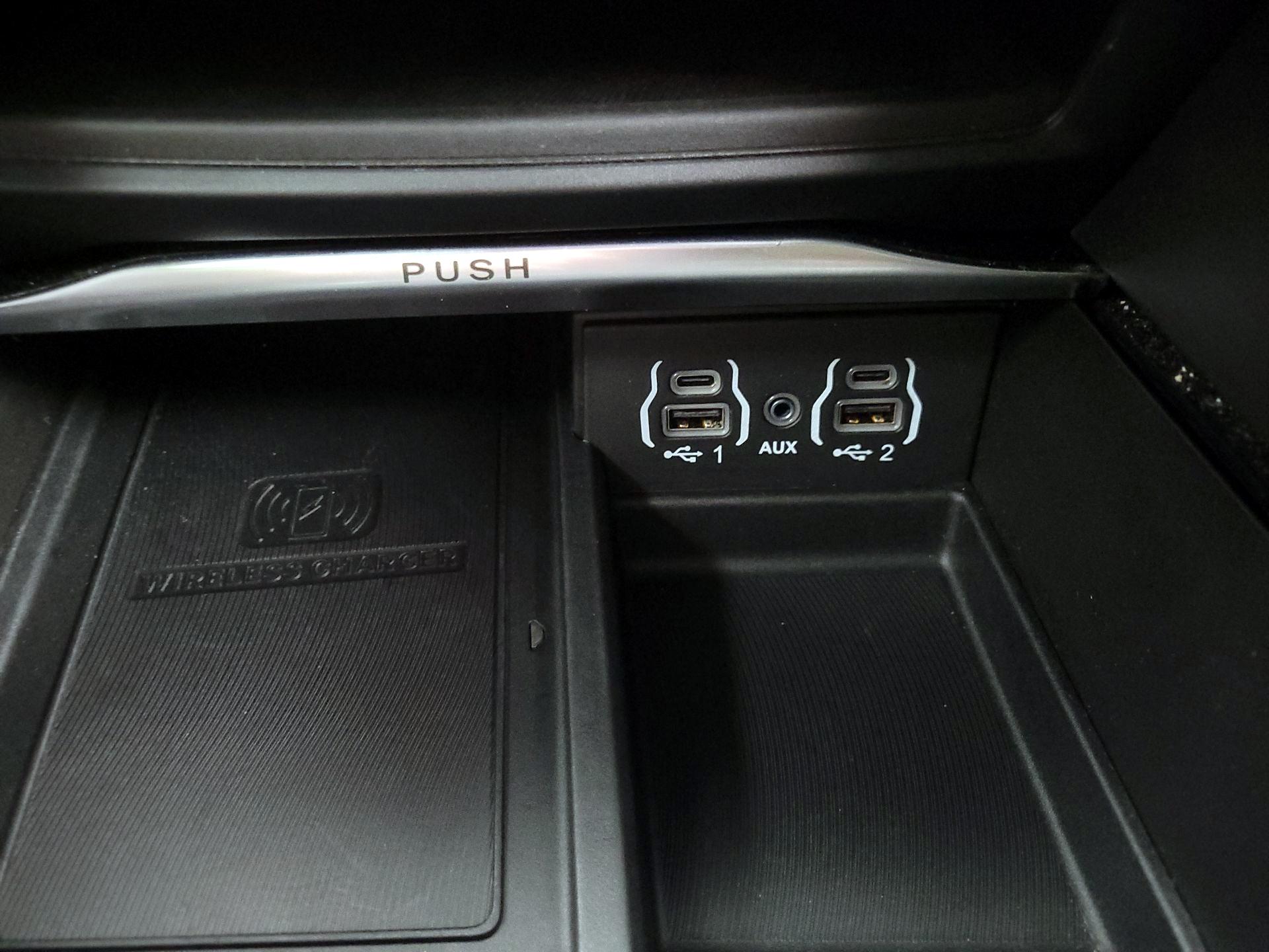 Thumbnail: 2022 Chrysler Pacifica - 19