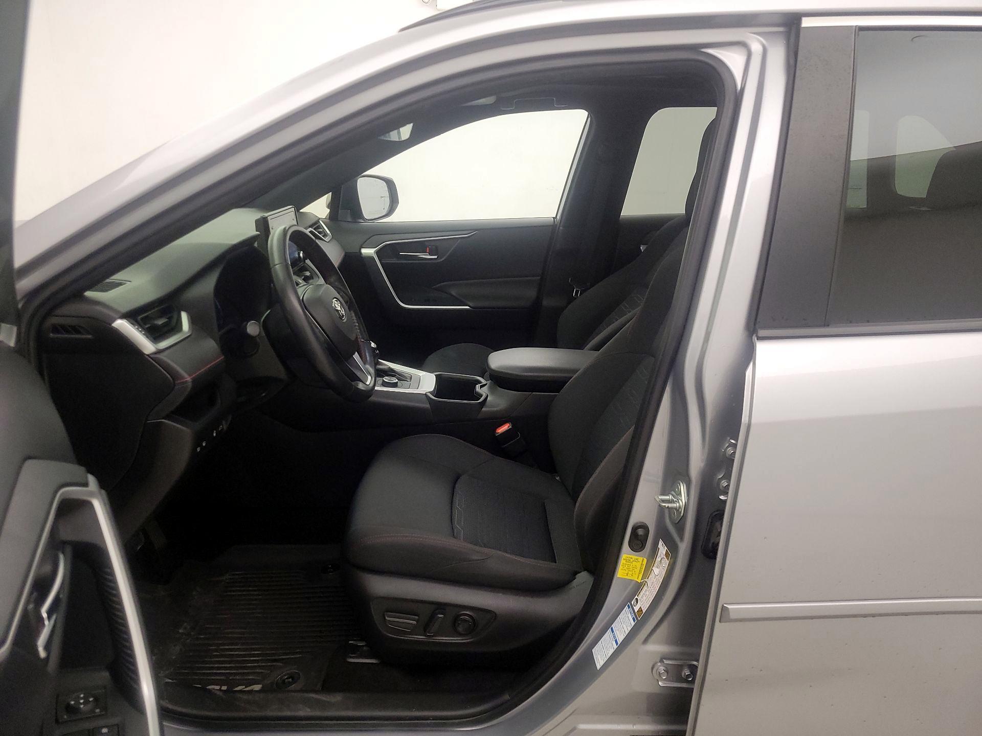 Thumbnail: 2022 Toyota RAV4 - 11