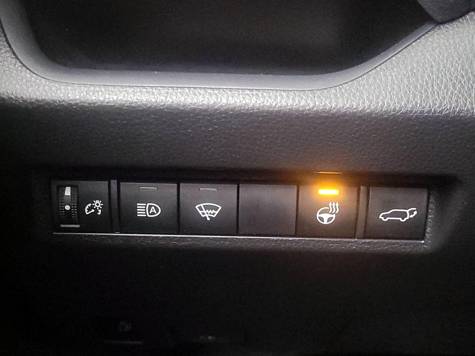 Thumbnail: 2022 Toyota RAV4 - 13