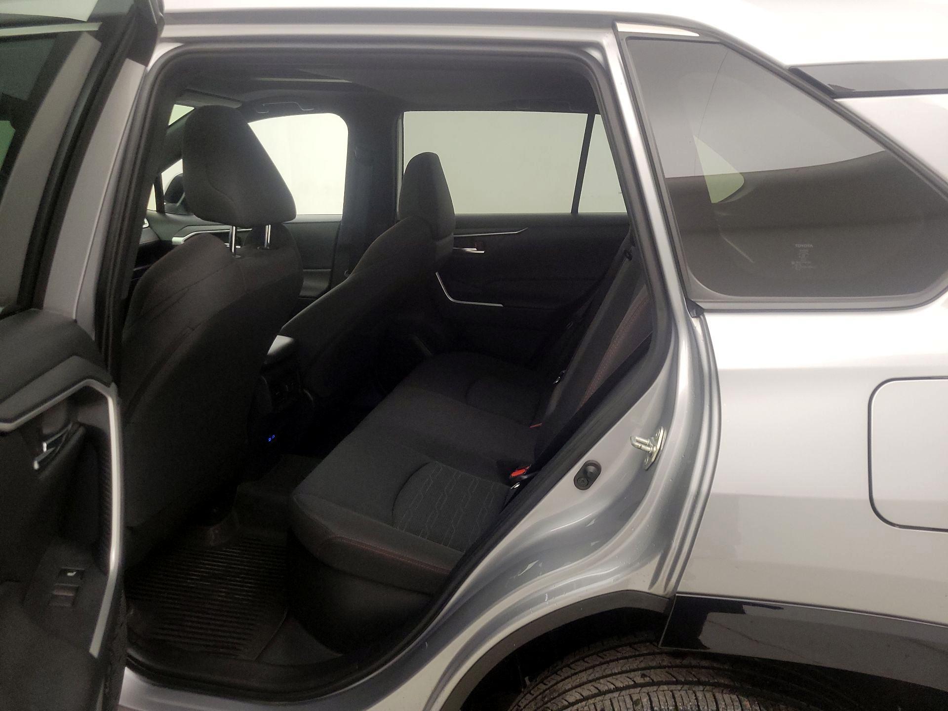 Thumbnail: 2022 Toyota RAV4 - 20