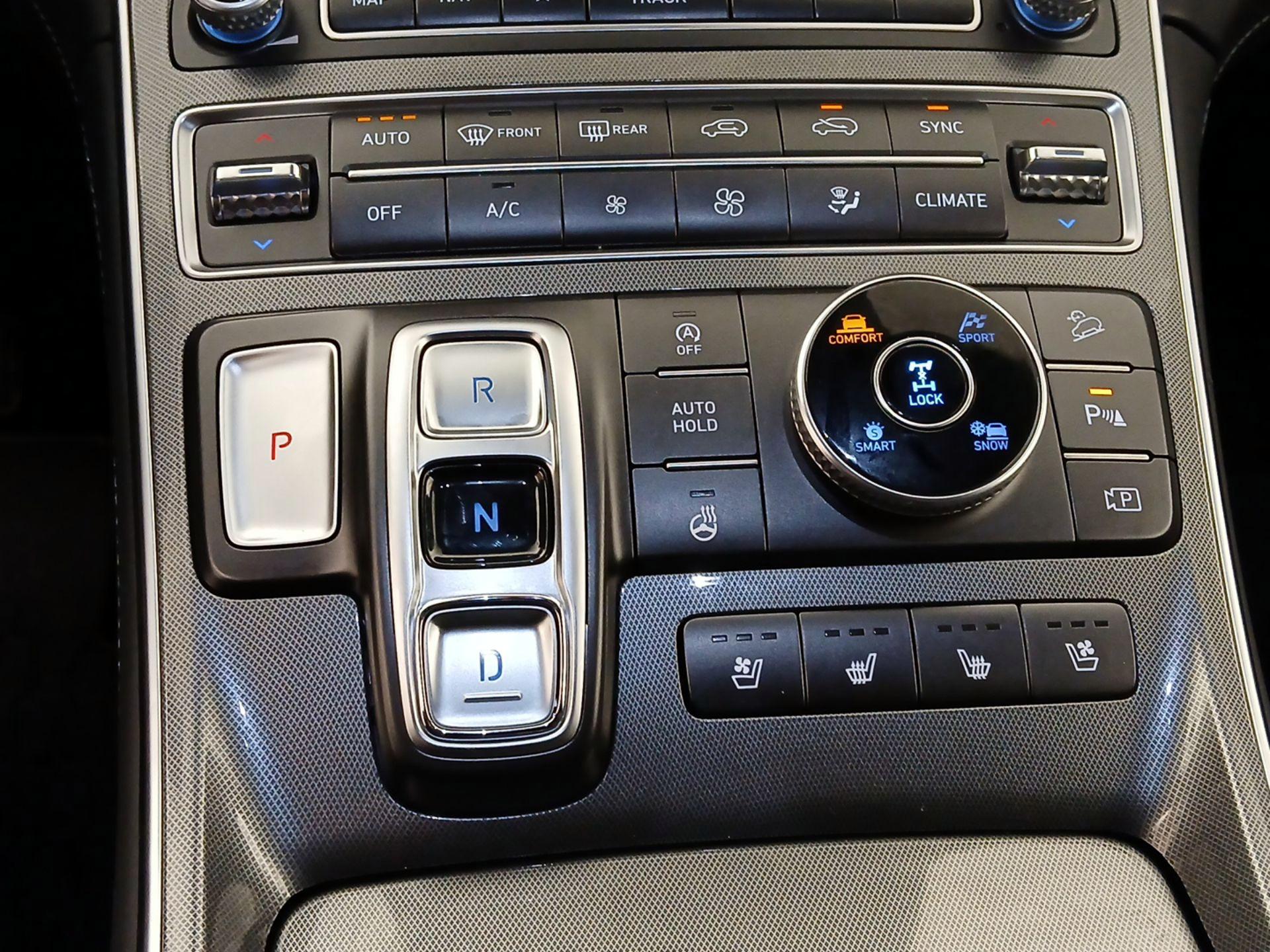 Thumbnail: 2023 Hyundai Santa Fe - 18