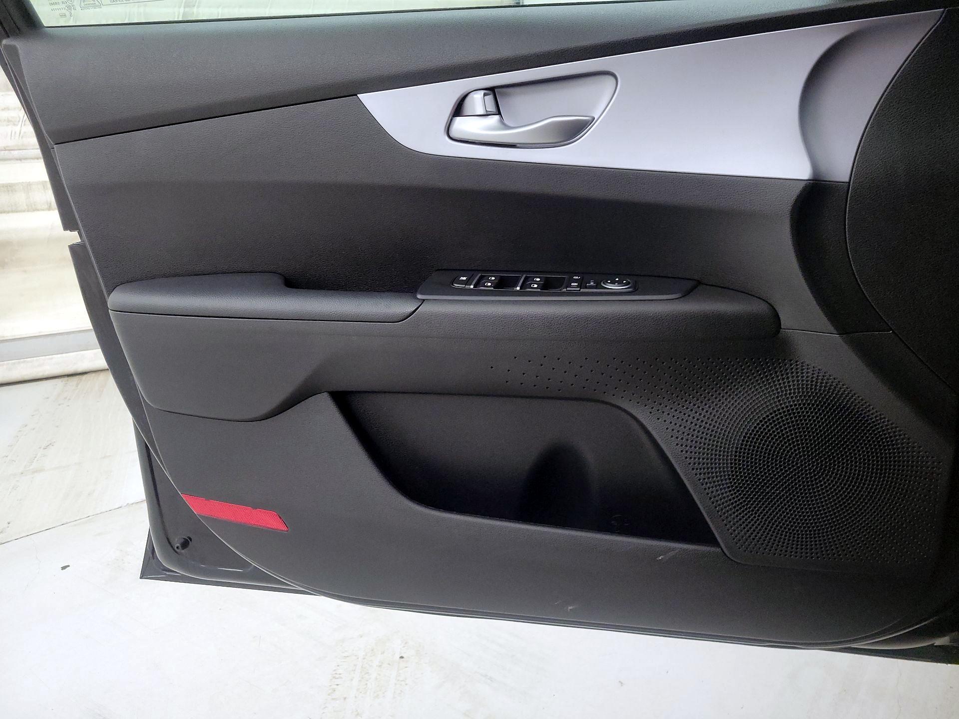 Thumbnail: 2023 Kia Forte - 12