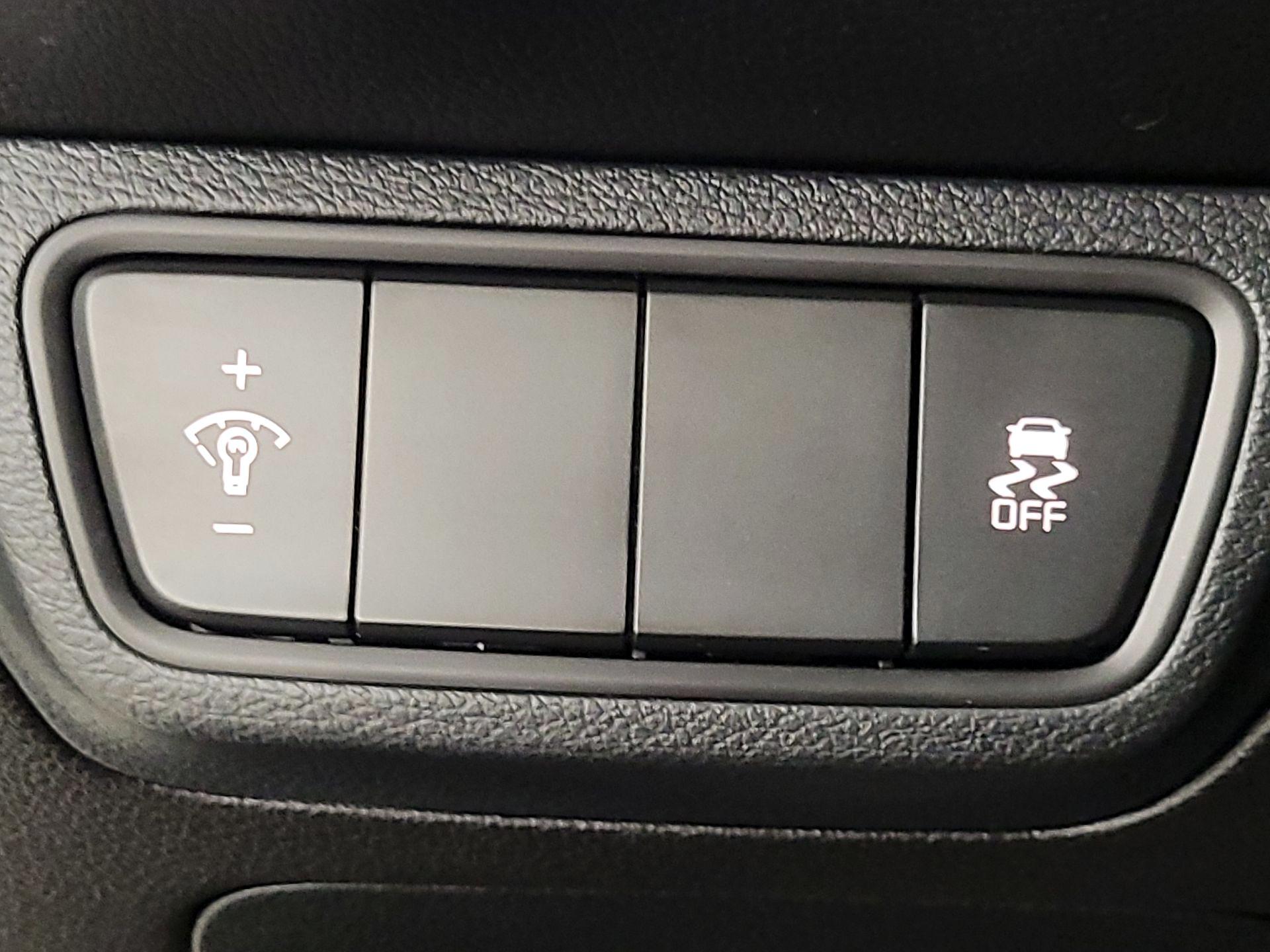 Thumbnail: 2023 Kia Forte - 13