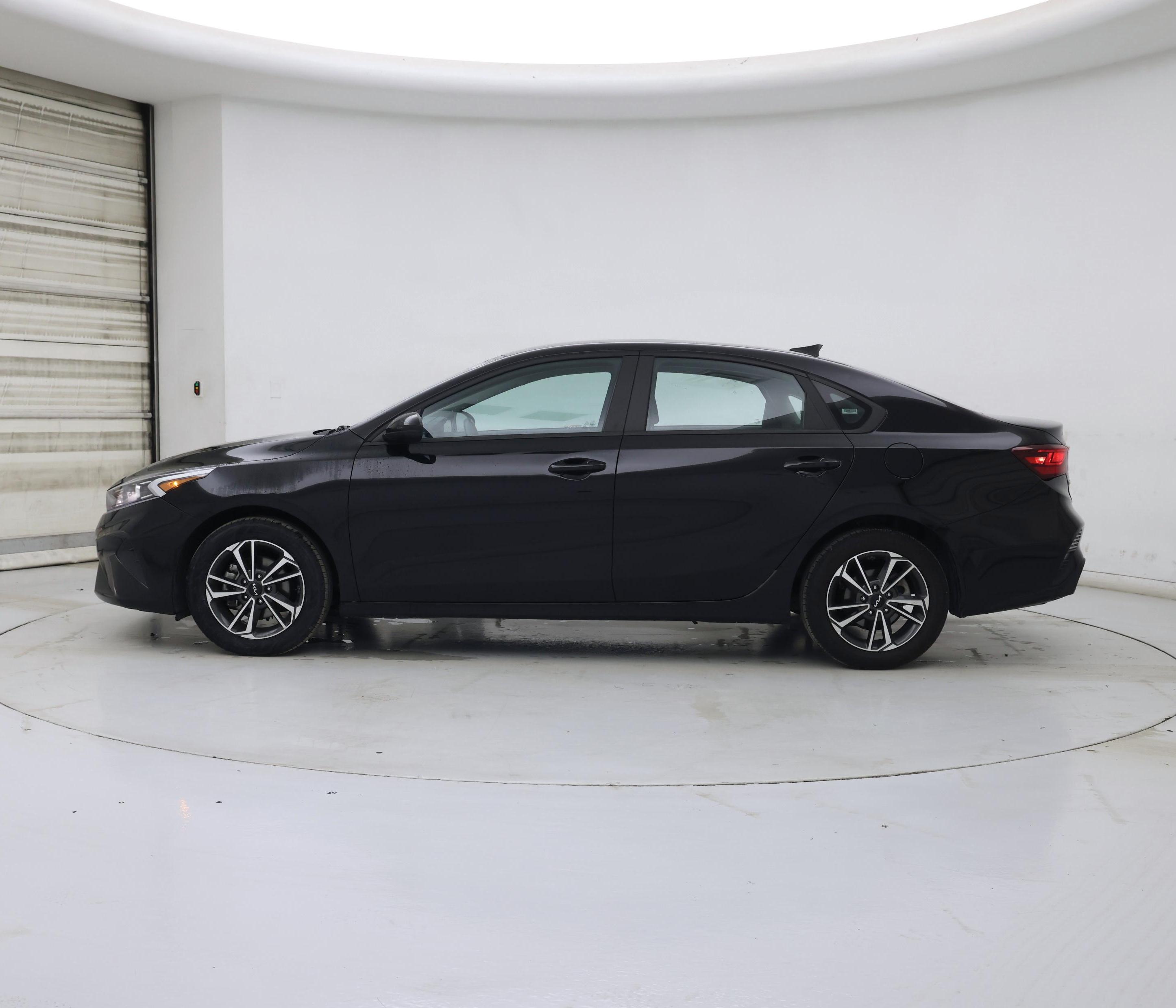 Thumbnail: 2023 Kia Forte - 3