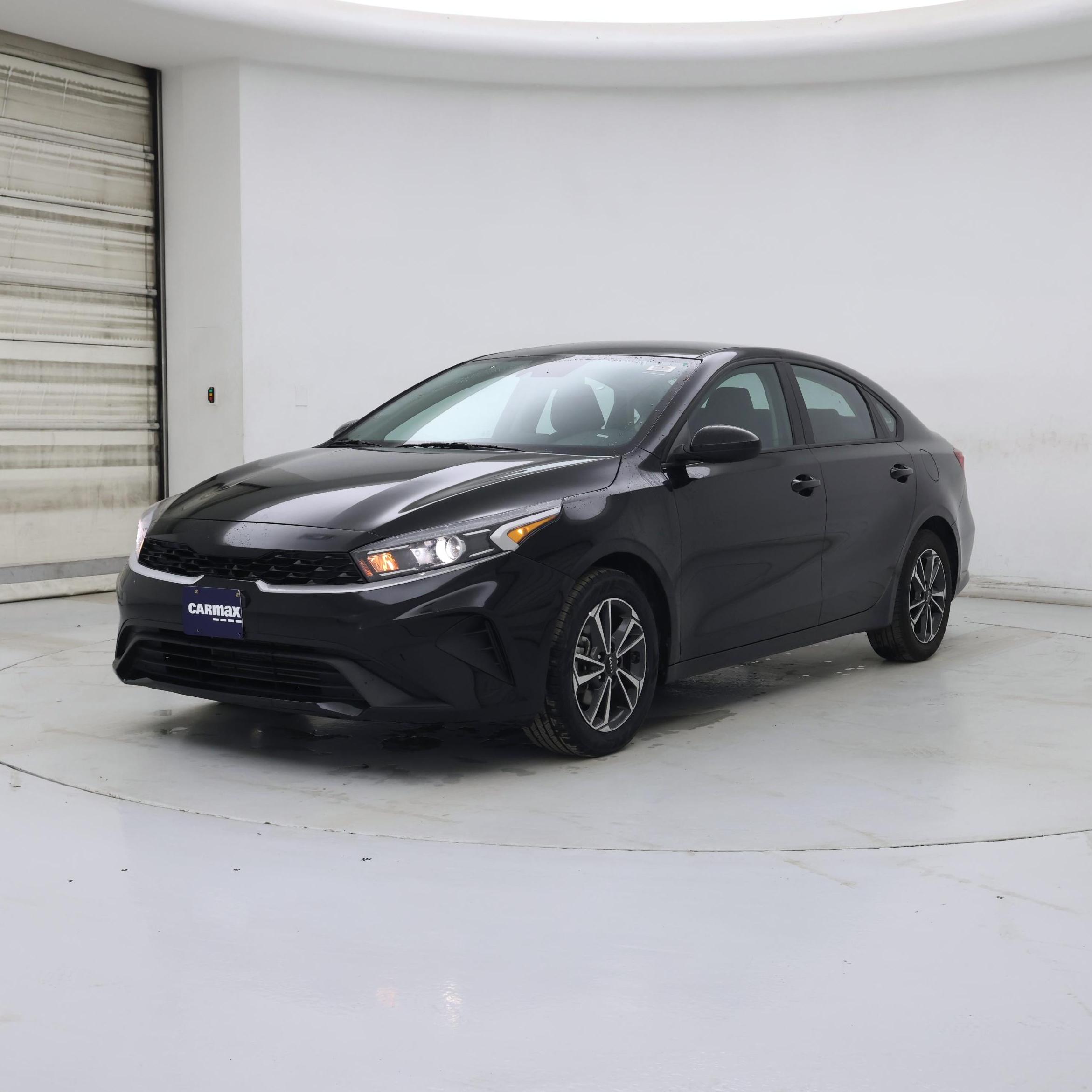 Thumbnail: 2023 Kia Forte - 4