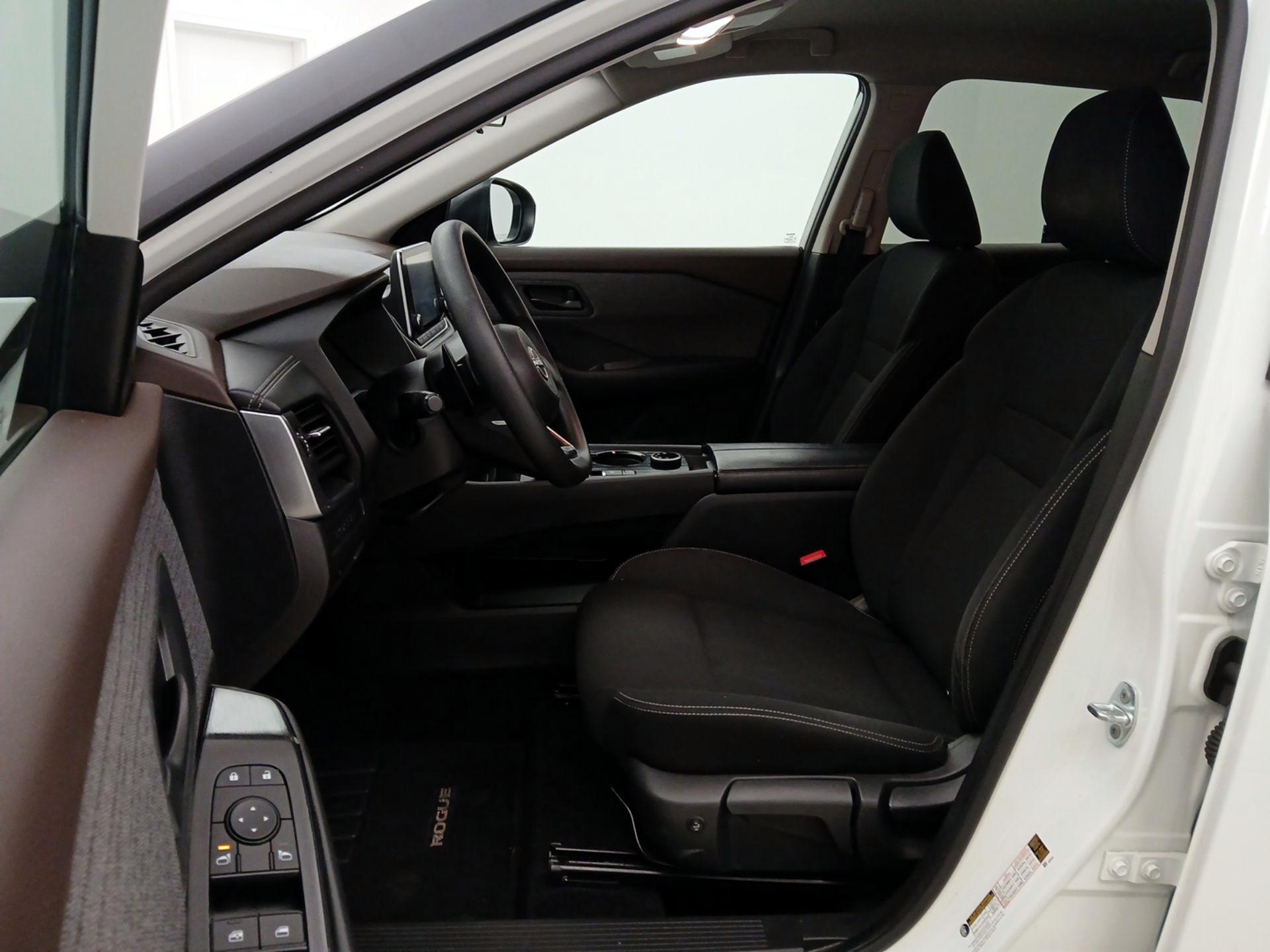 Thumbnail: 2023 Nissan Rogue - 11