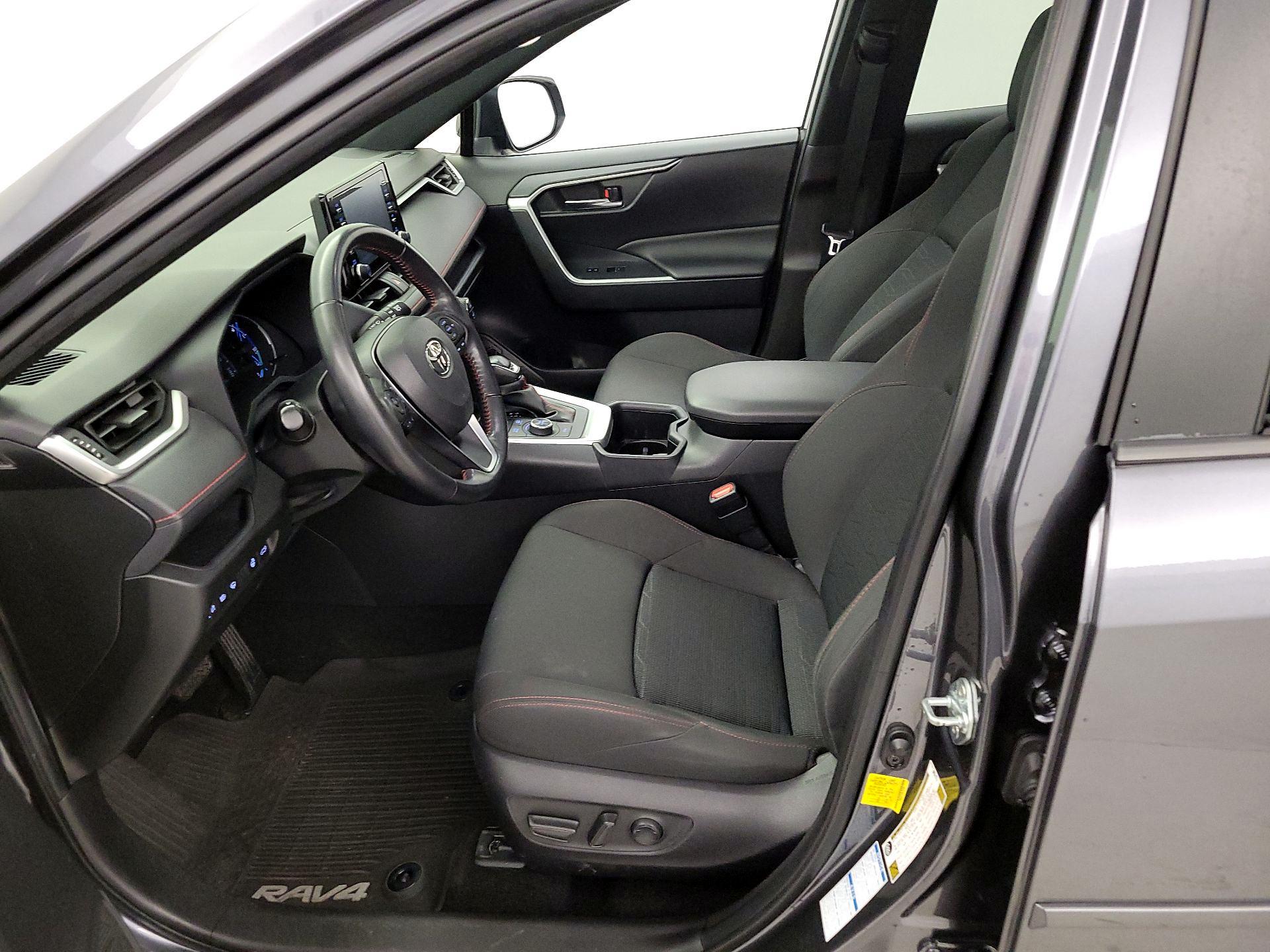 Thumbnail: 2022 Toyota RAV4 - 11