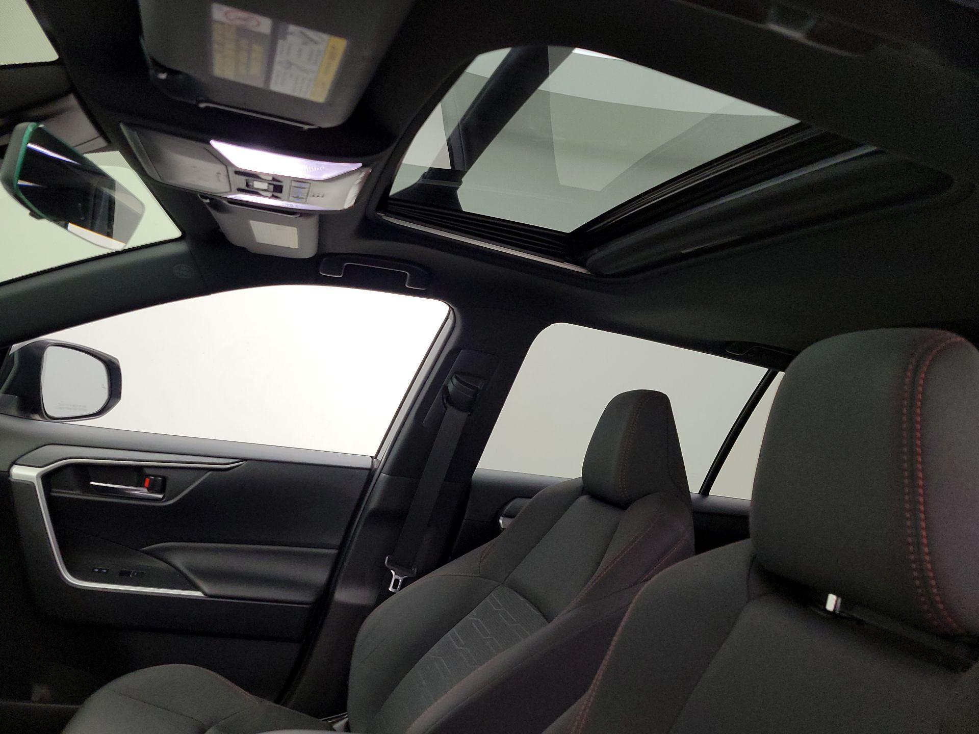 Thumbnail: 2022 Toyota RAV4 - 19