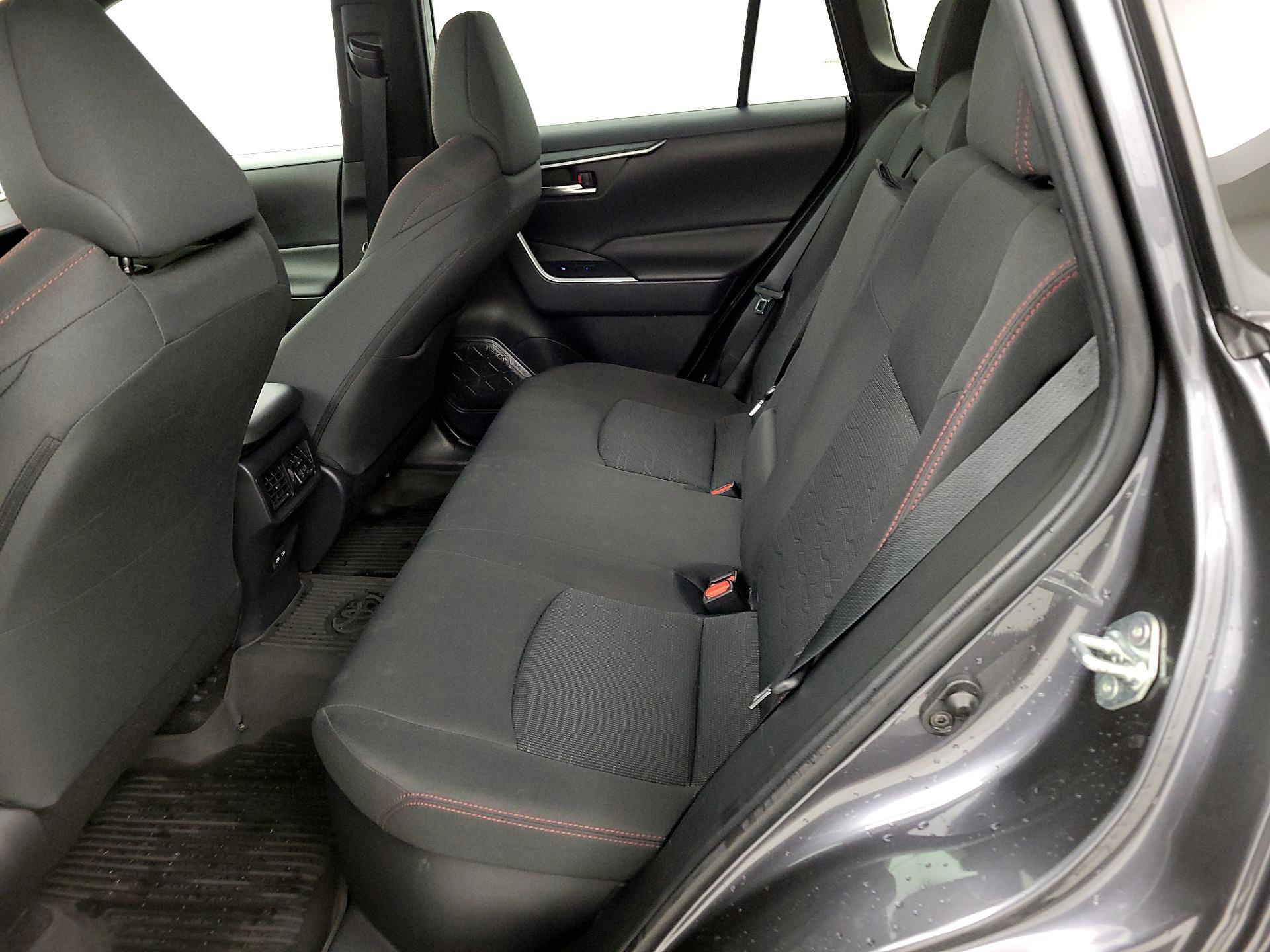 Thumbnail: 2022 Toyota RAV4 - 20