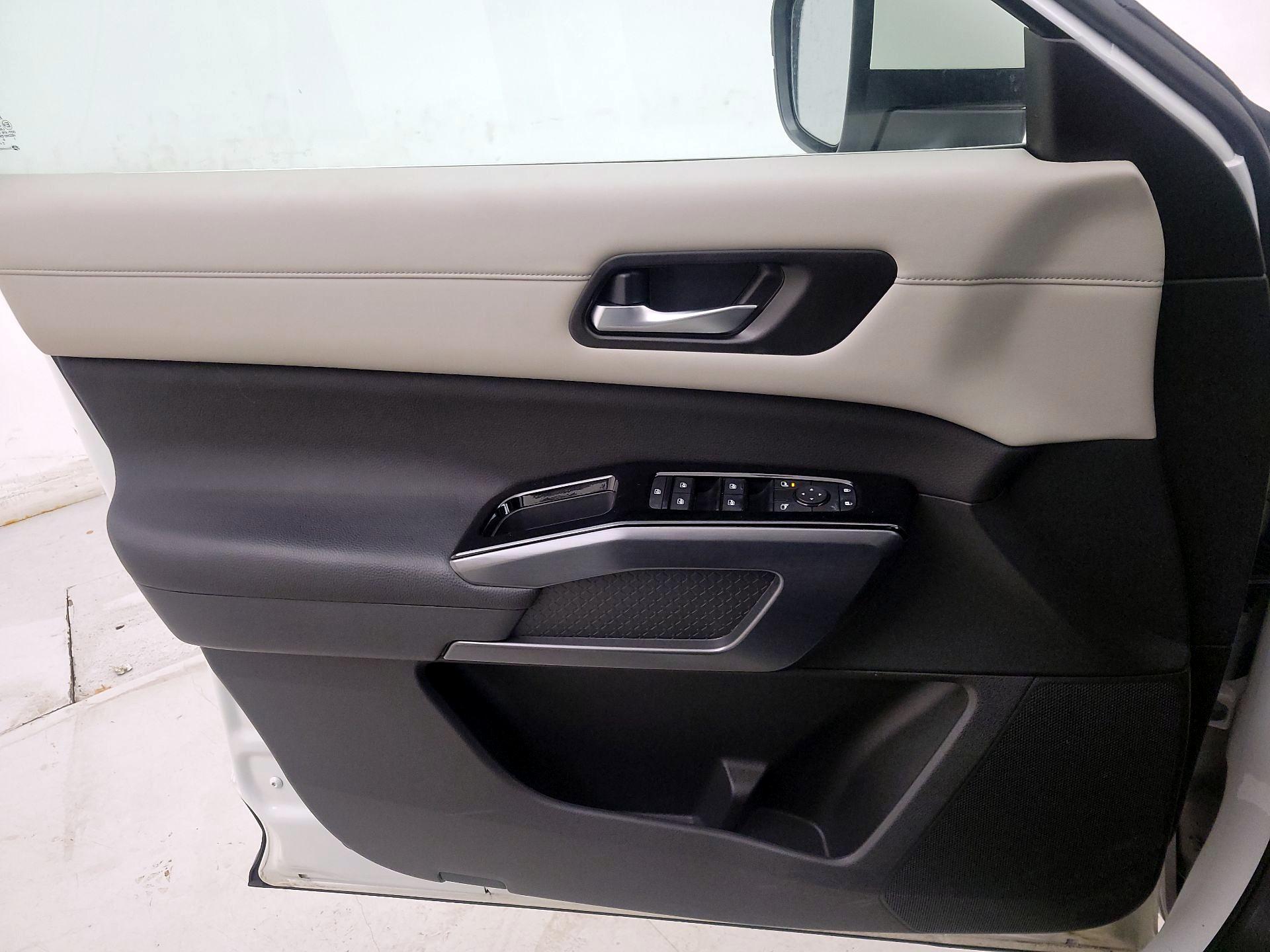 Thumbnail: 2023 Nissan Pathfinder - 12