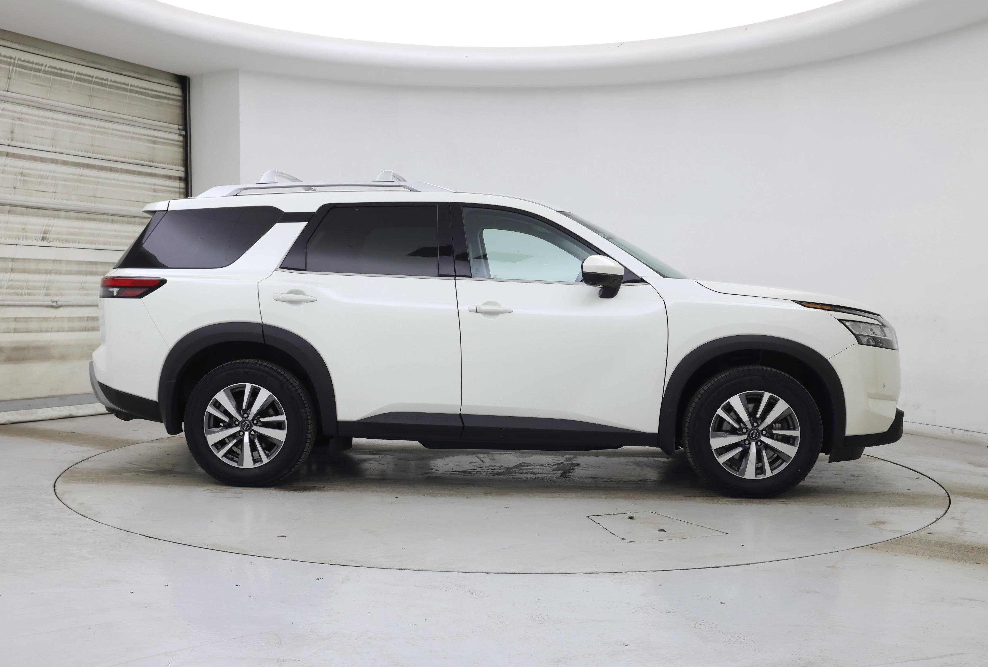 Thumbnail: 2023 Nissan Pathfinder - 7