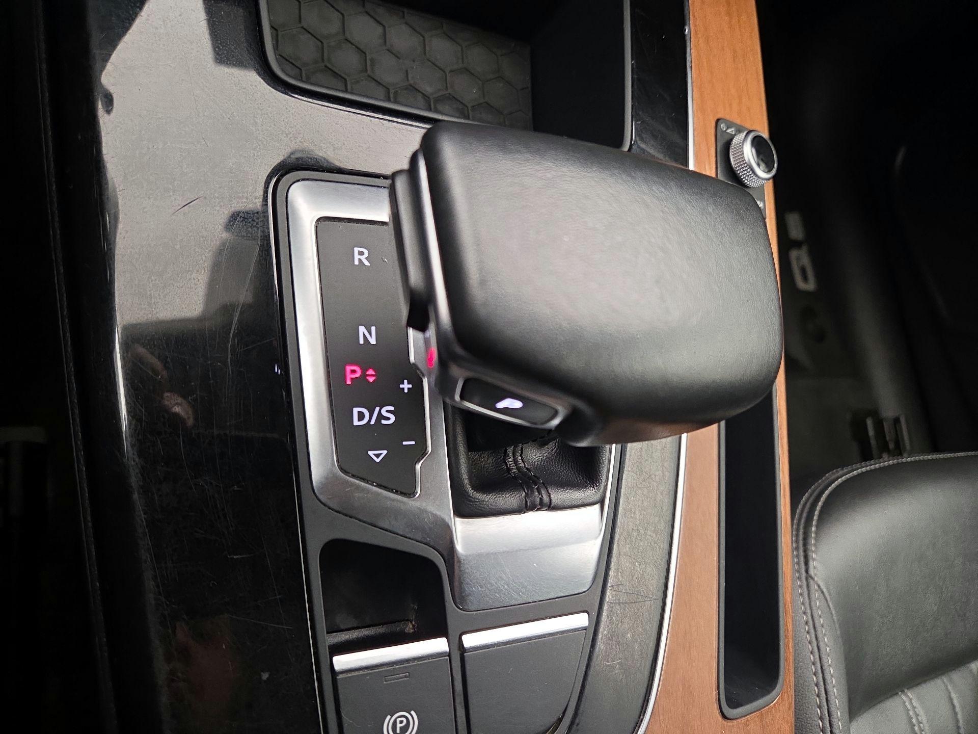 Thumbnail: 2023 Audi Q5 - 17