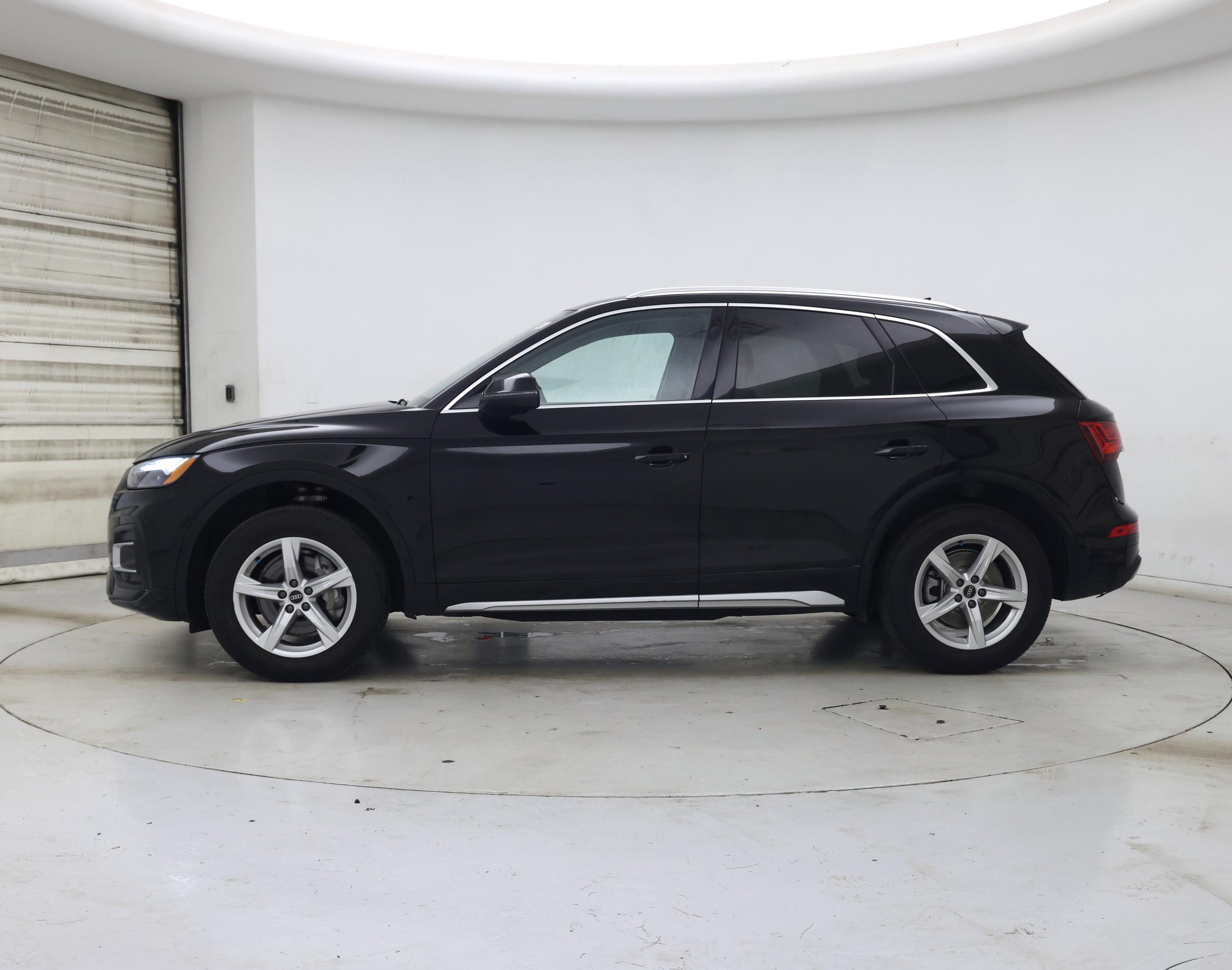 Thumbnail: 2023 Audi Q5 - 3