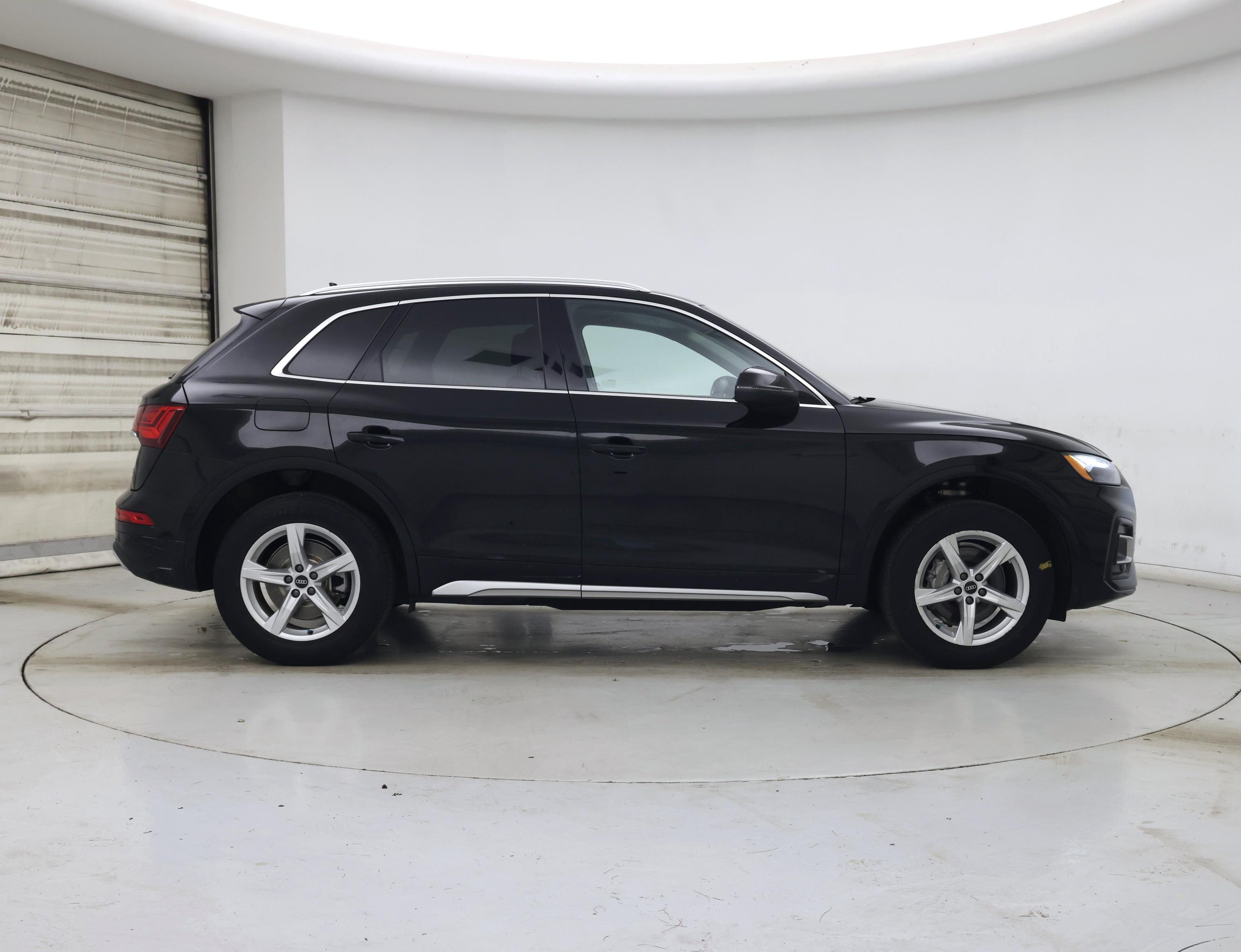 Thumbnail: 2023 Audi Q5 - 7