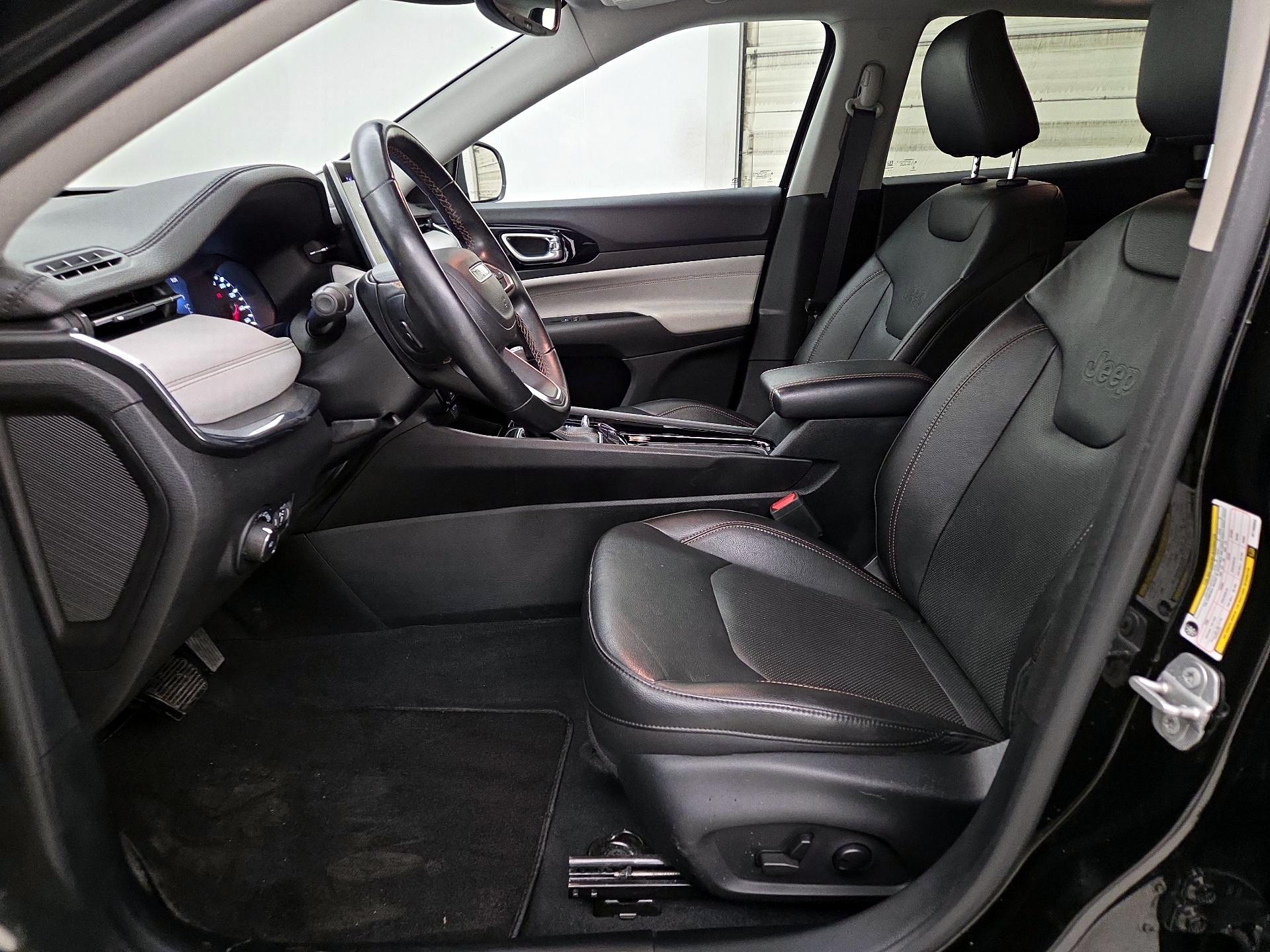 Thumbnail: 2022 Jeep Compass - 11