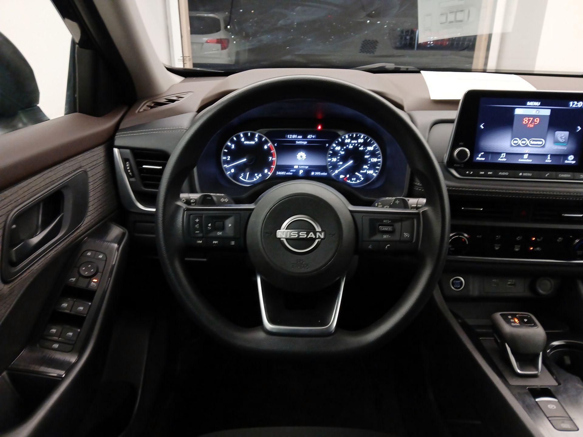 Thumbnail: 2023 Nissan Rogue - 10