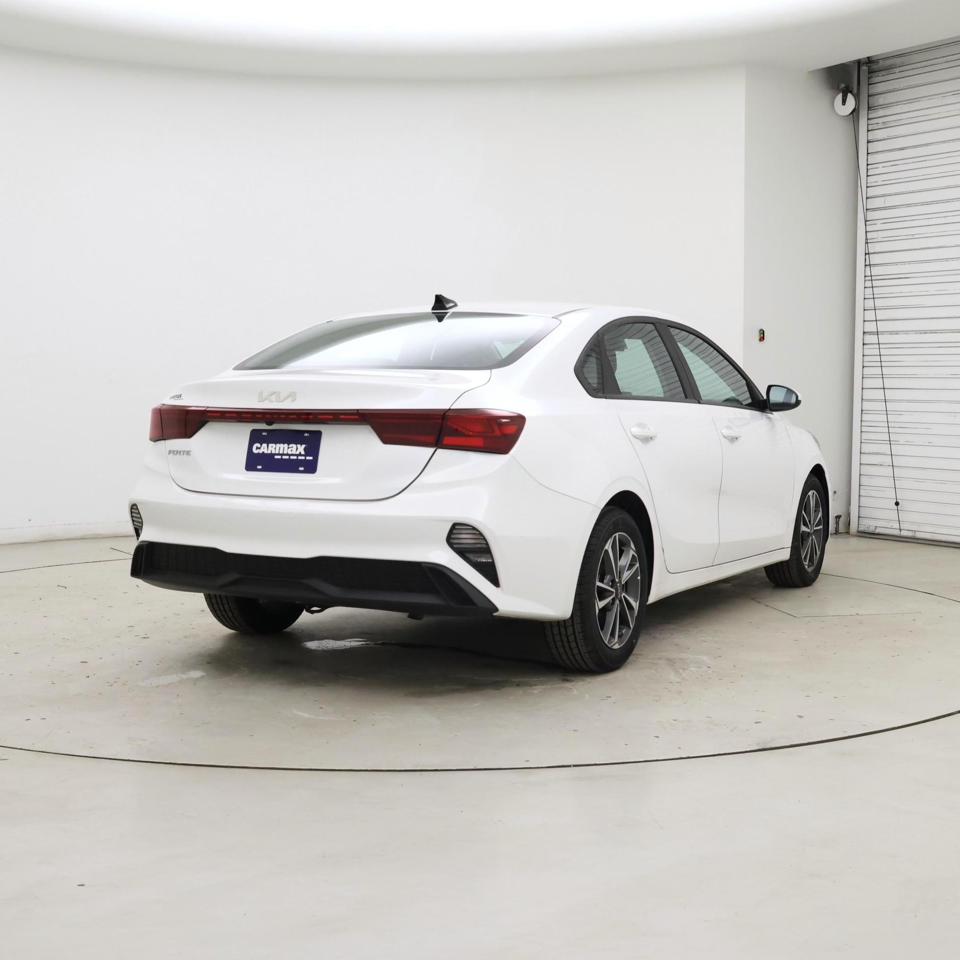 Thumbnail: 2024 Kia Forte - 8