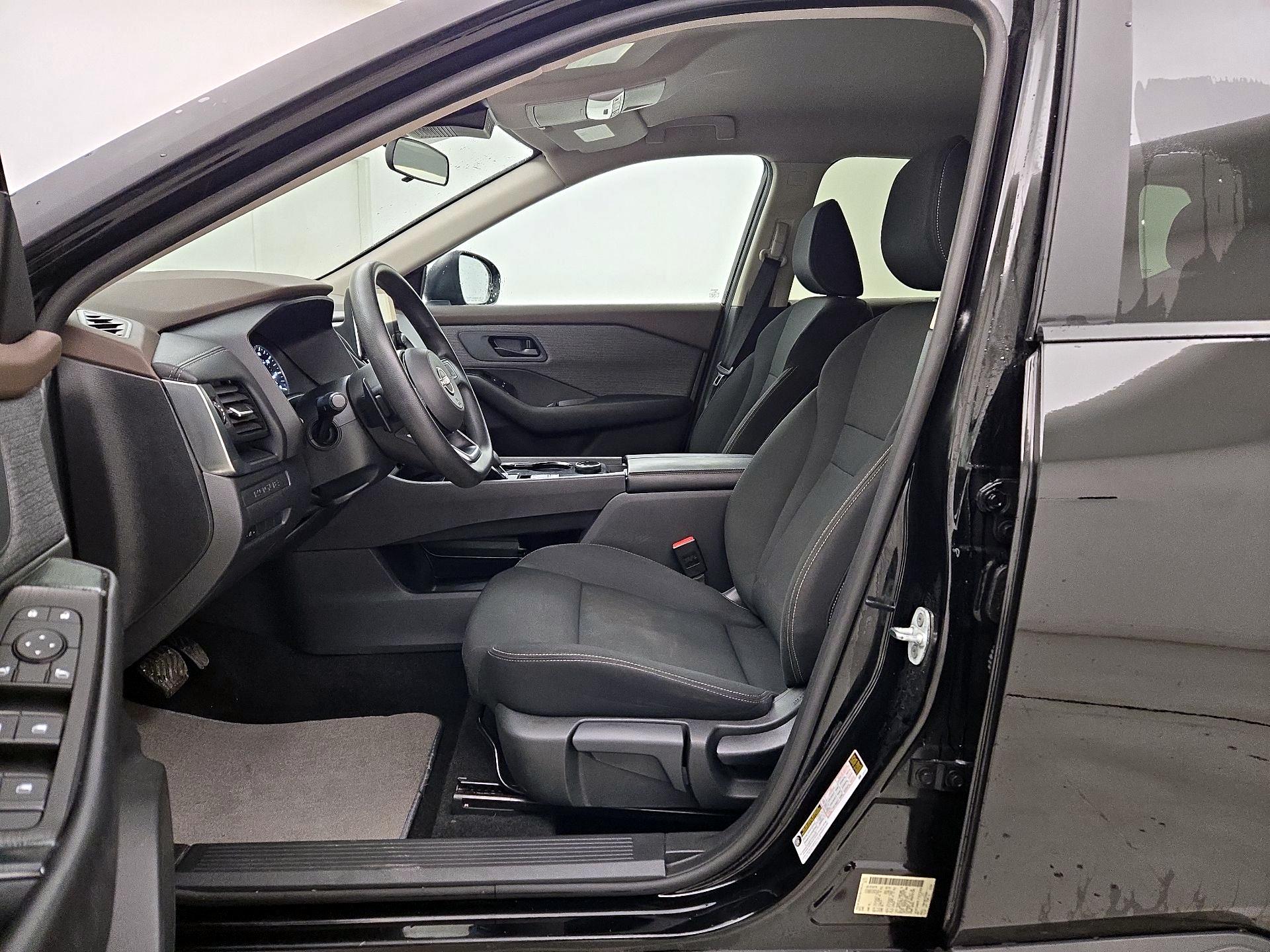 Thumbnail: 2023 Nissan Rogue - 11