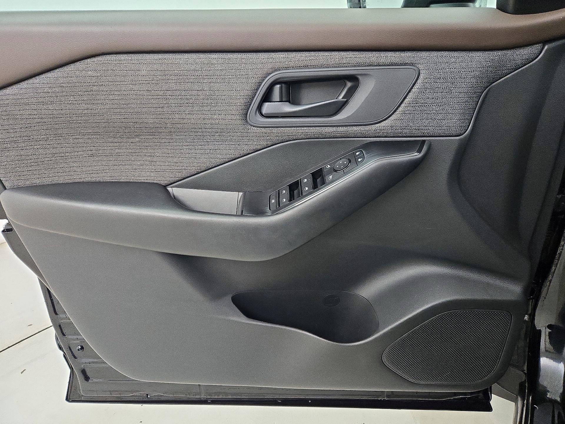 Thumbnail: 2023 Nissan Rogue - 12