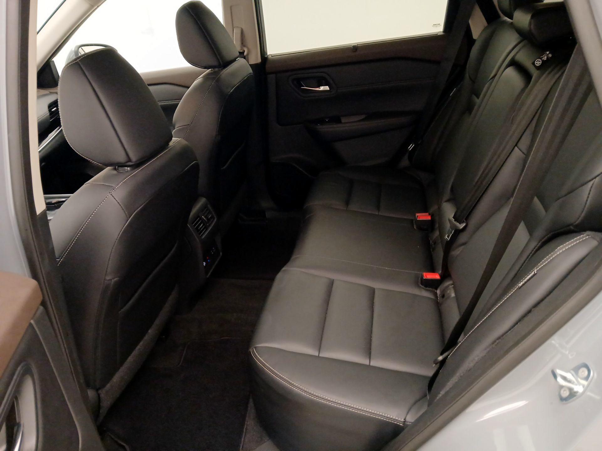 Thumbnail: 2022 Nissan Rogue - 20