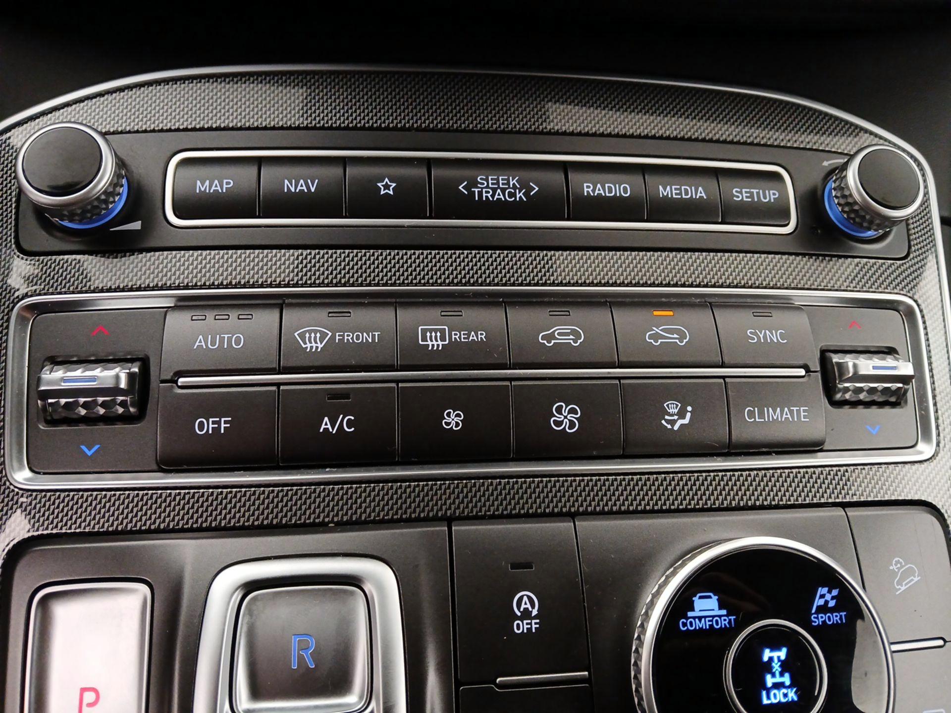 Thumbnail: 2023 Hyundai Santa Fe - 17