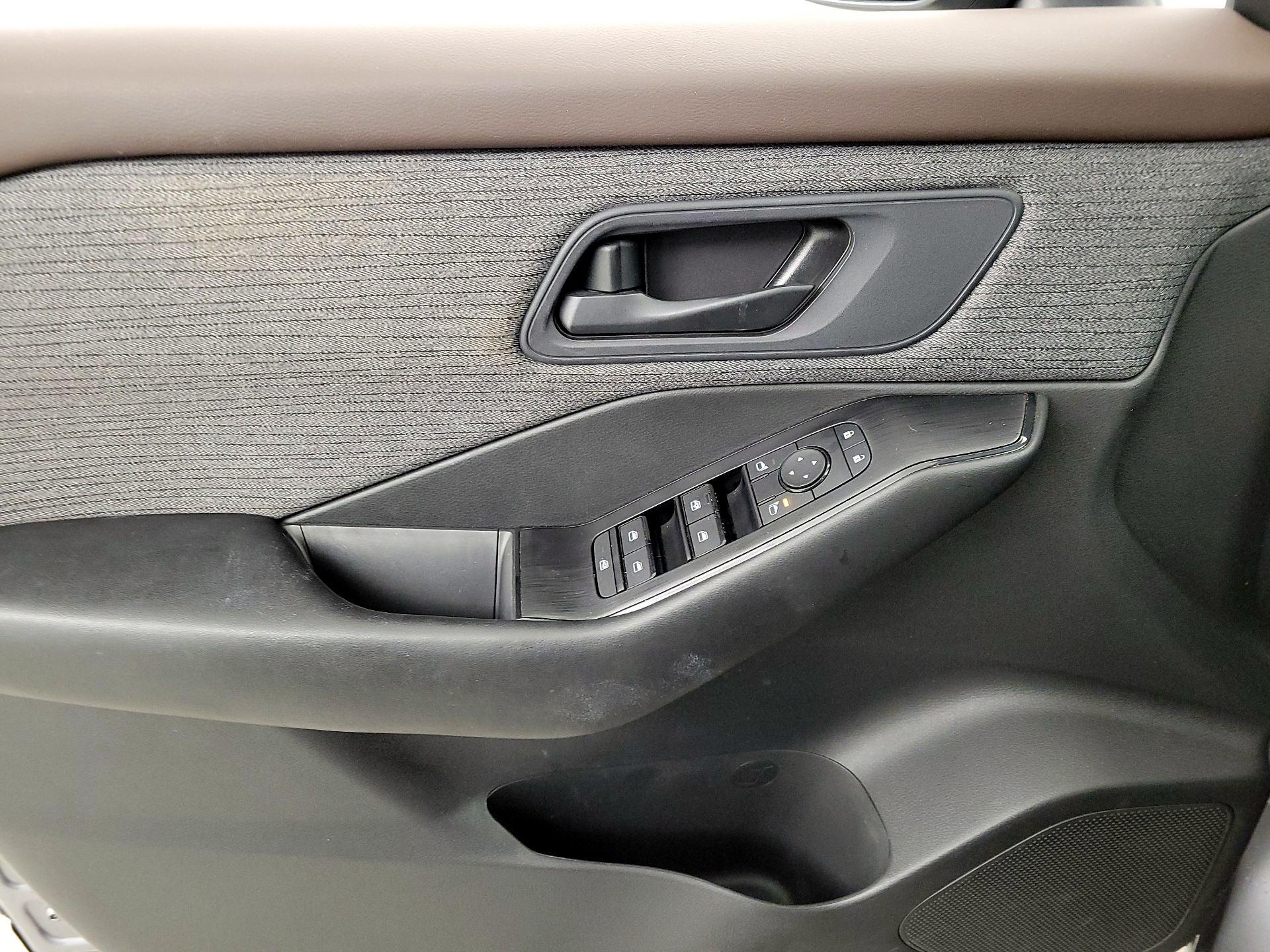 Thumbnail: 2023 Nissan Rogue - 12