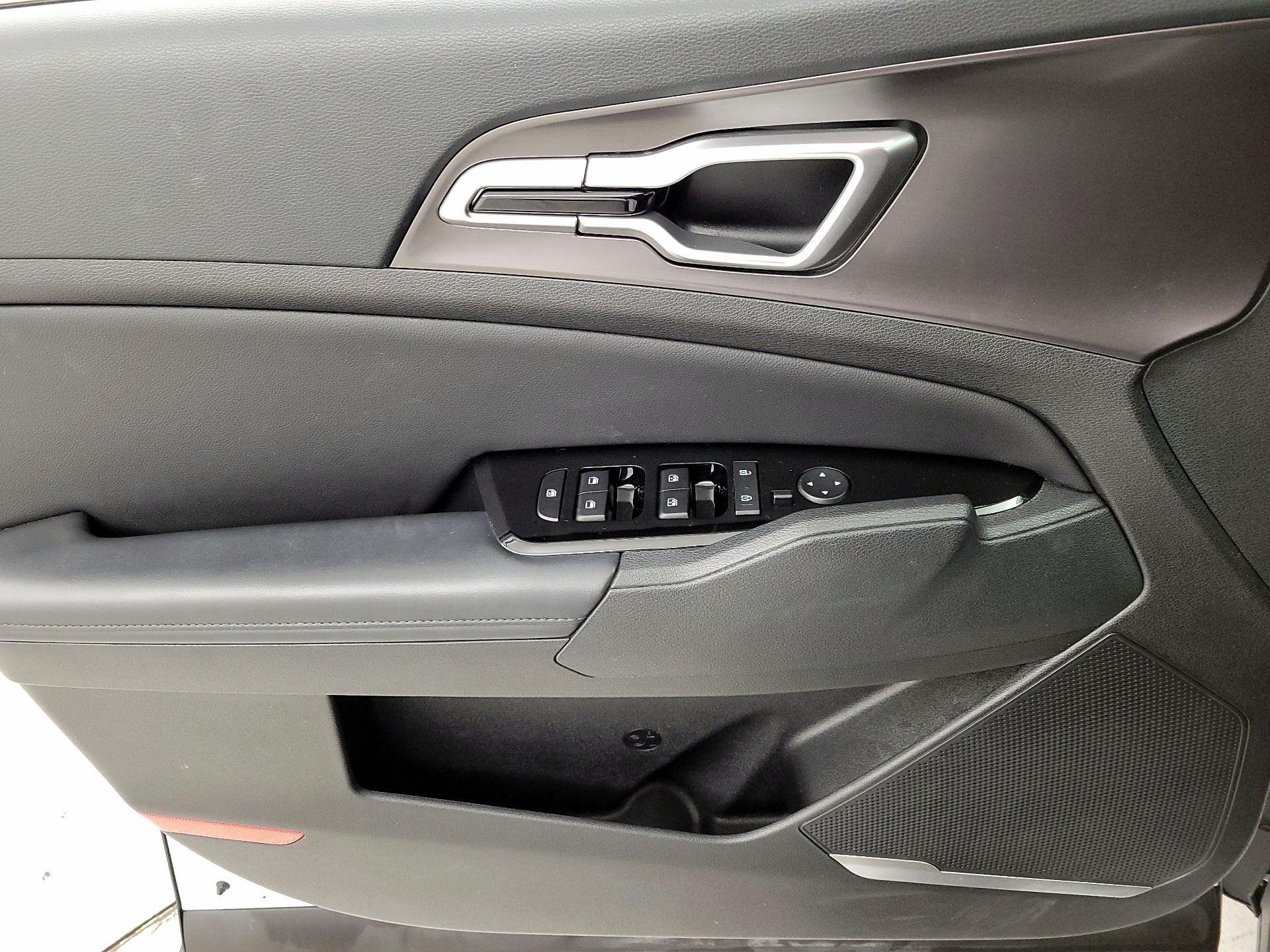 Thumbnail: 2023 Kia Sportage - 12