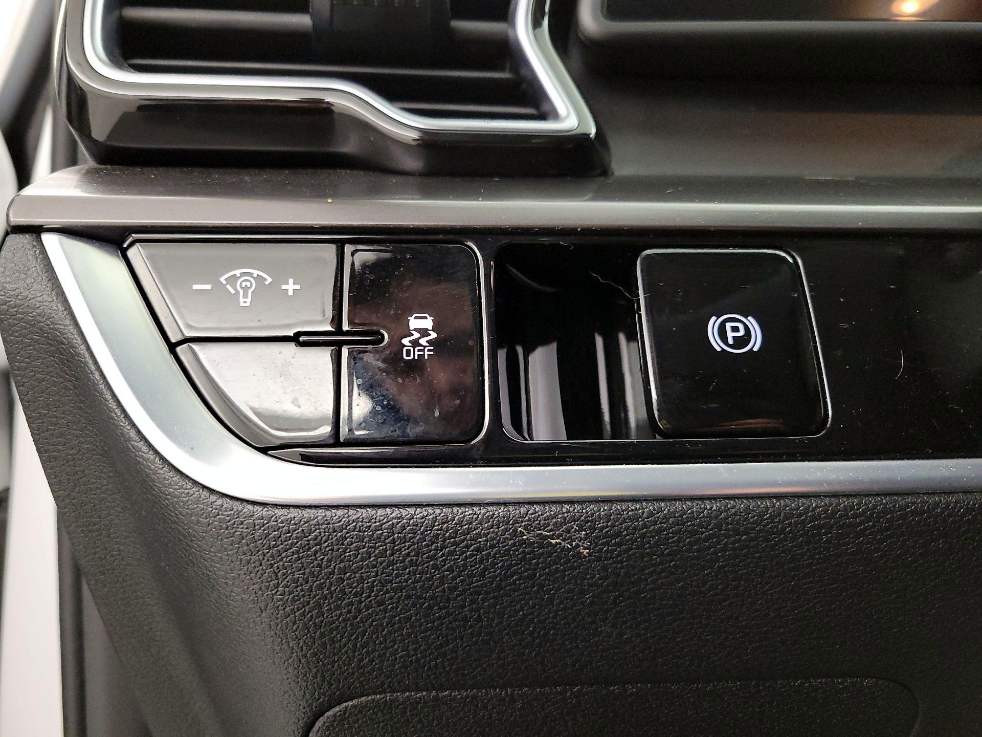 Thumbnail: 2023 Kia Sportage - 13