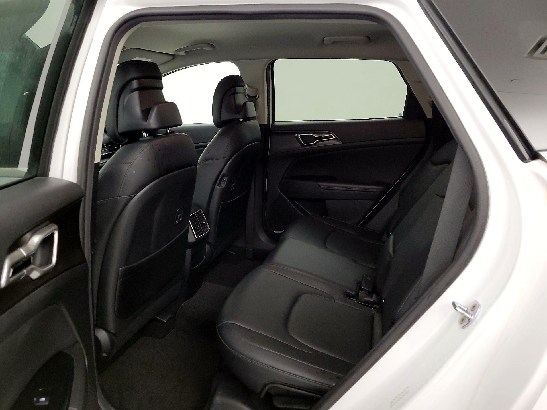 Thumbnail: 2023 Kia Sportage - 20