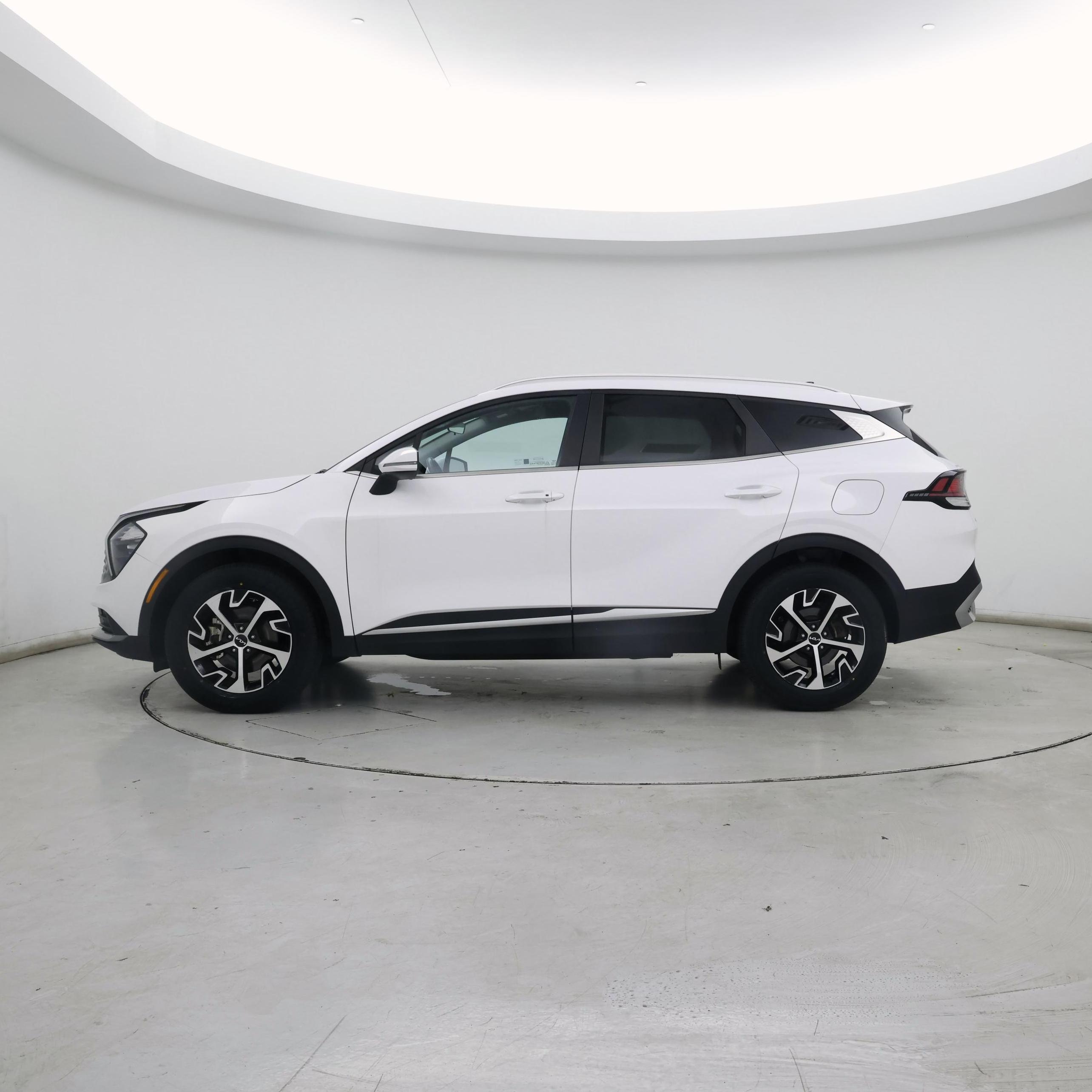 Thumbnail: 2023 Kia Sportage - 3