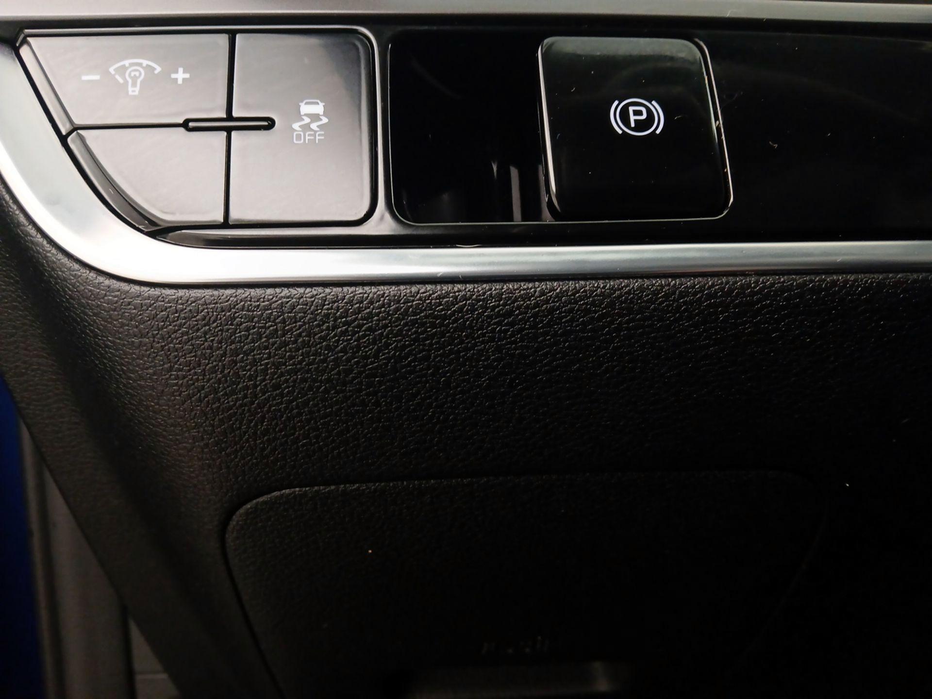 Thumbnail: 2023 Kia Sportage - 13