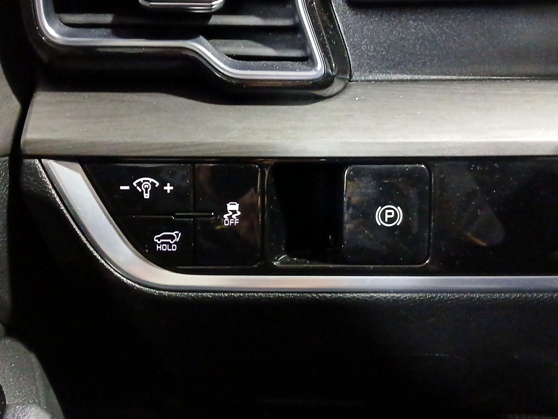 Thumbnail: 2023 Kia Sportage - 13