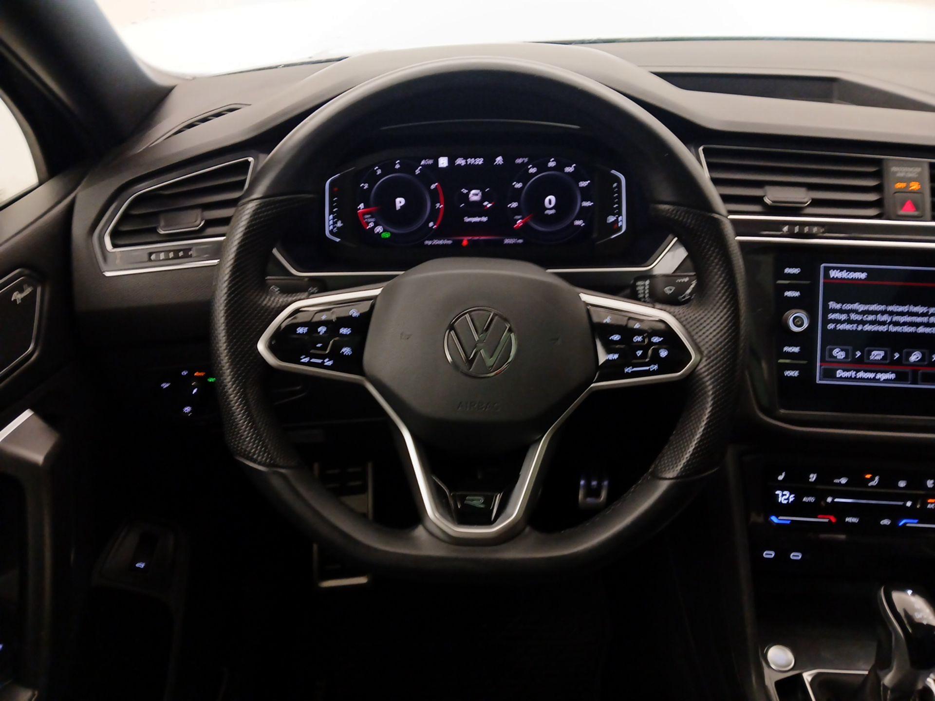 Thumbnail: 2022 Volkswagen Tiguan - 10