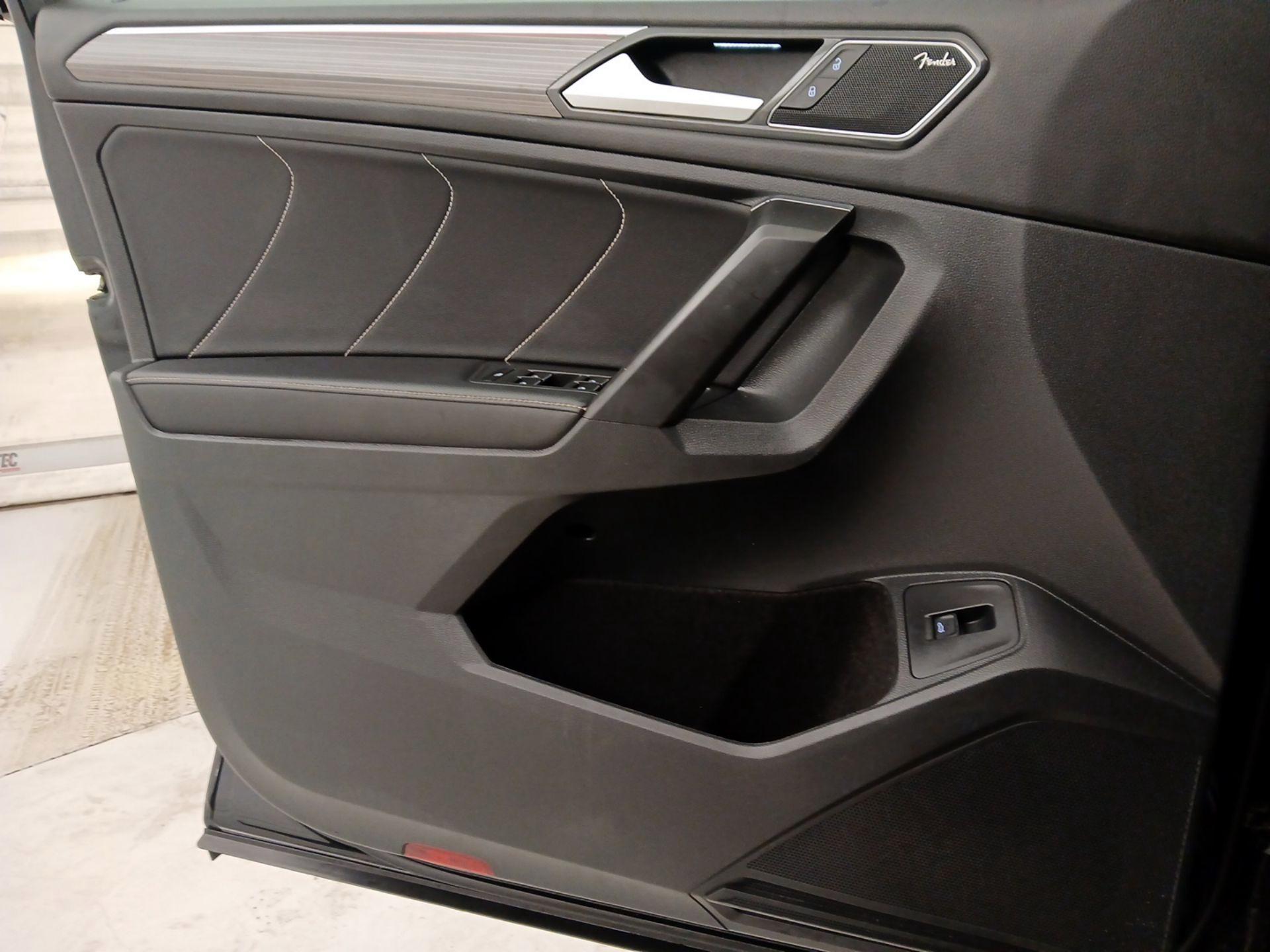 Thumbnail: 2022 Volkswagen Tiguan - 12