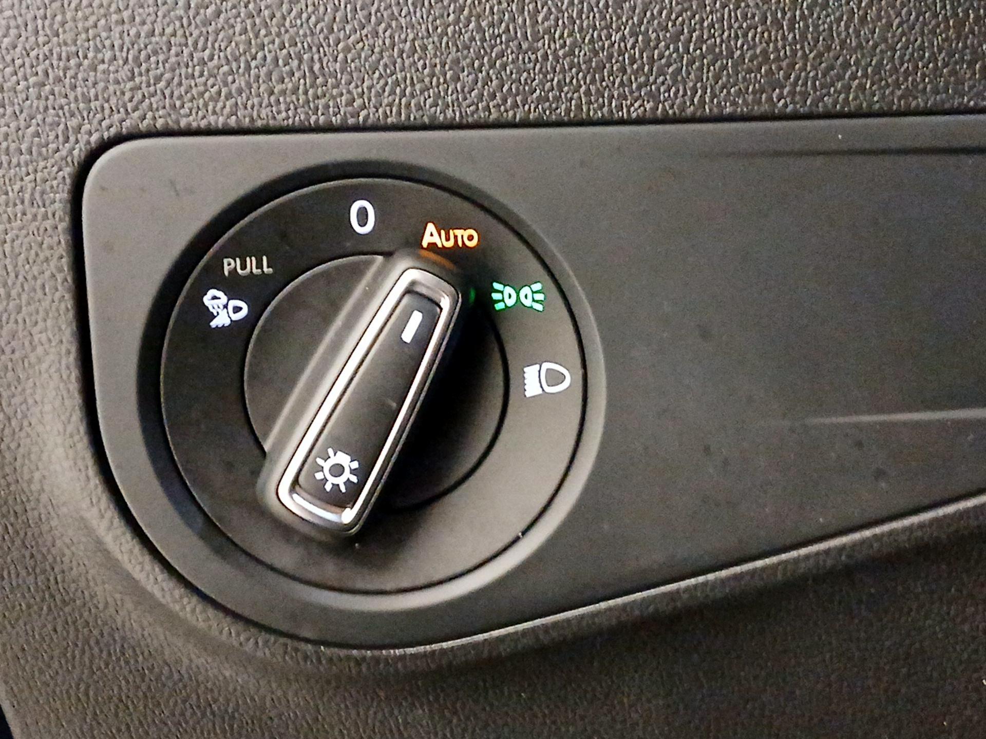 Thumbnail: 2022 Volkswagen Tiguan - 13