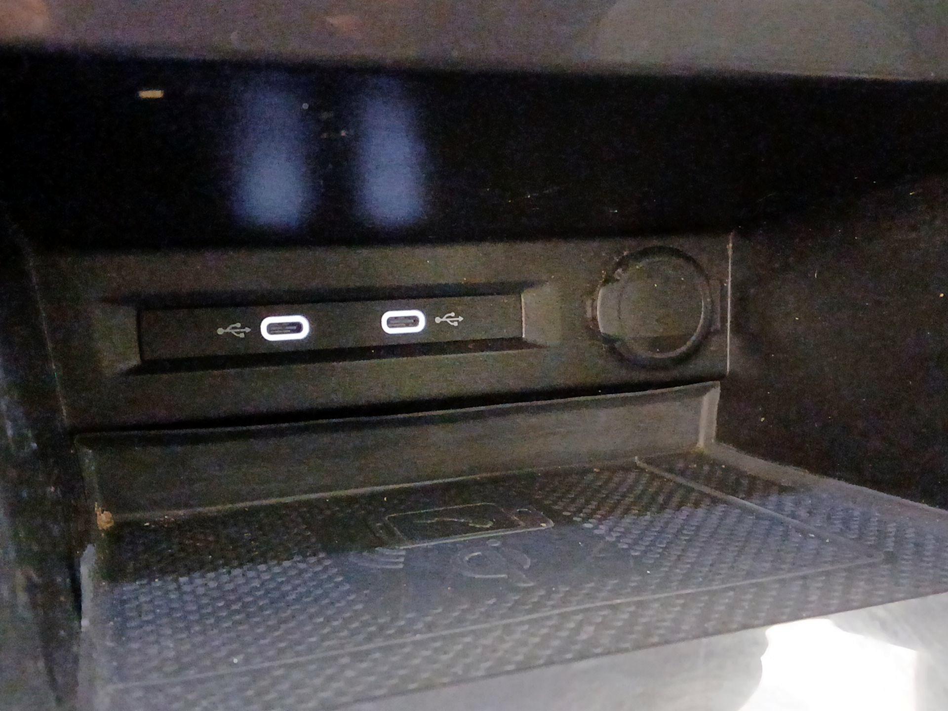 Thumbnail: 2022 Volkswagen Tiguan - 18