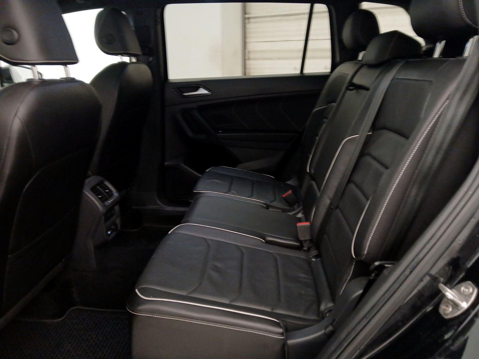 Thumbnail: 2022 Volkswagen Tiguan - 20