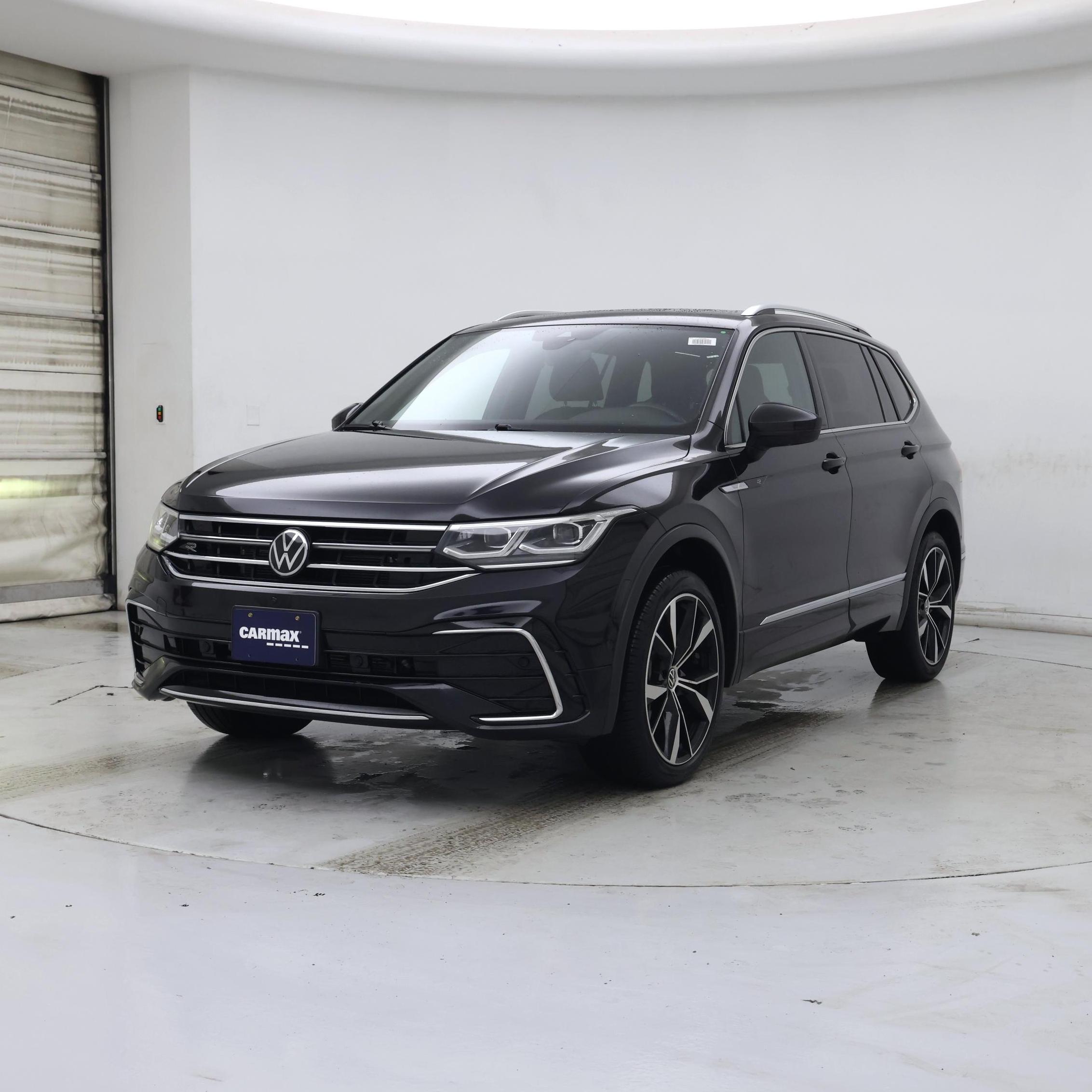 Thumbnail: 2022 Volkswagen Tiguan - 4