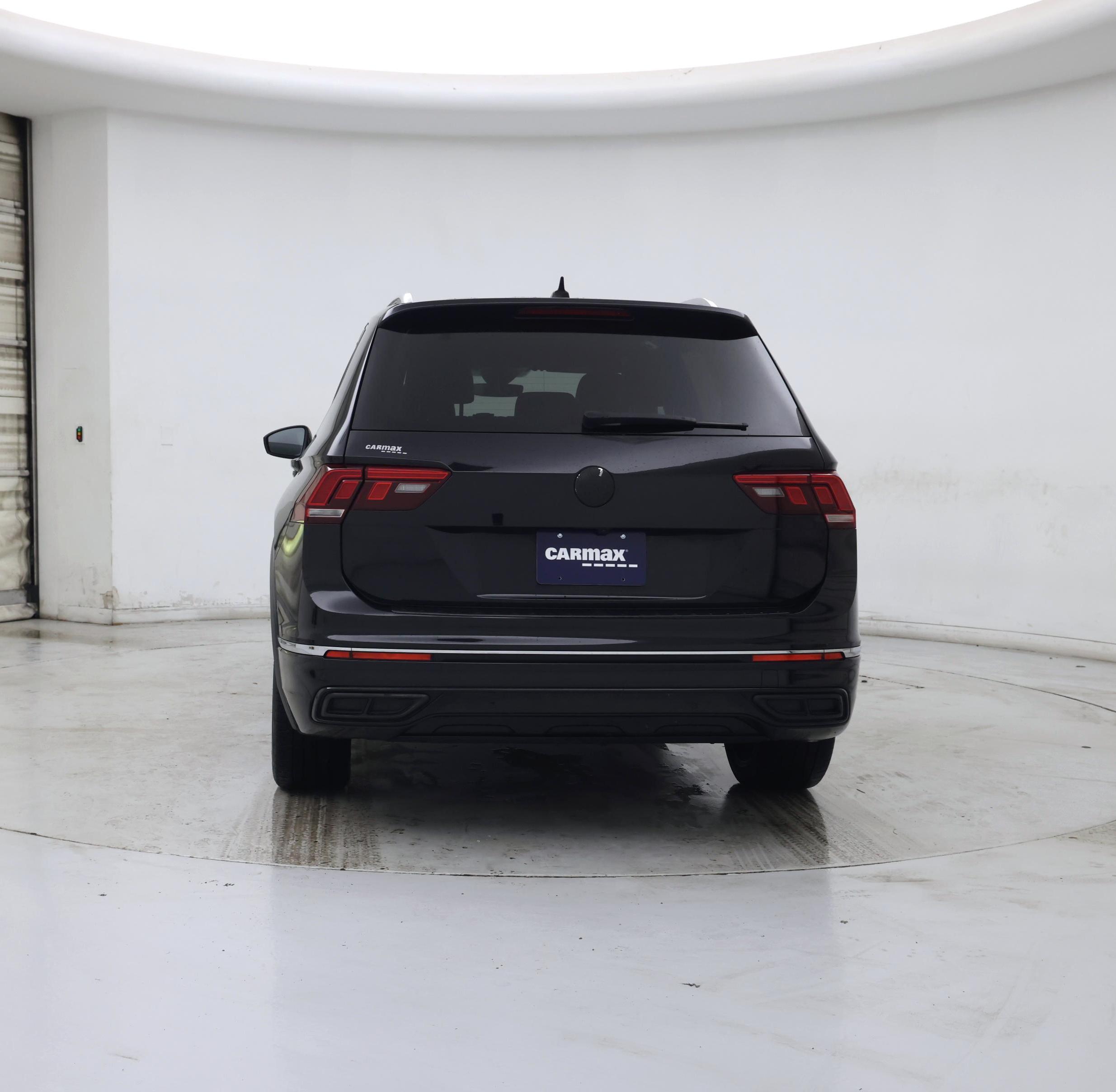 Thumbnail: 2022 Volkswagen Tiguan - 6