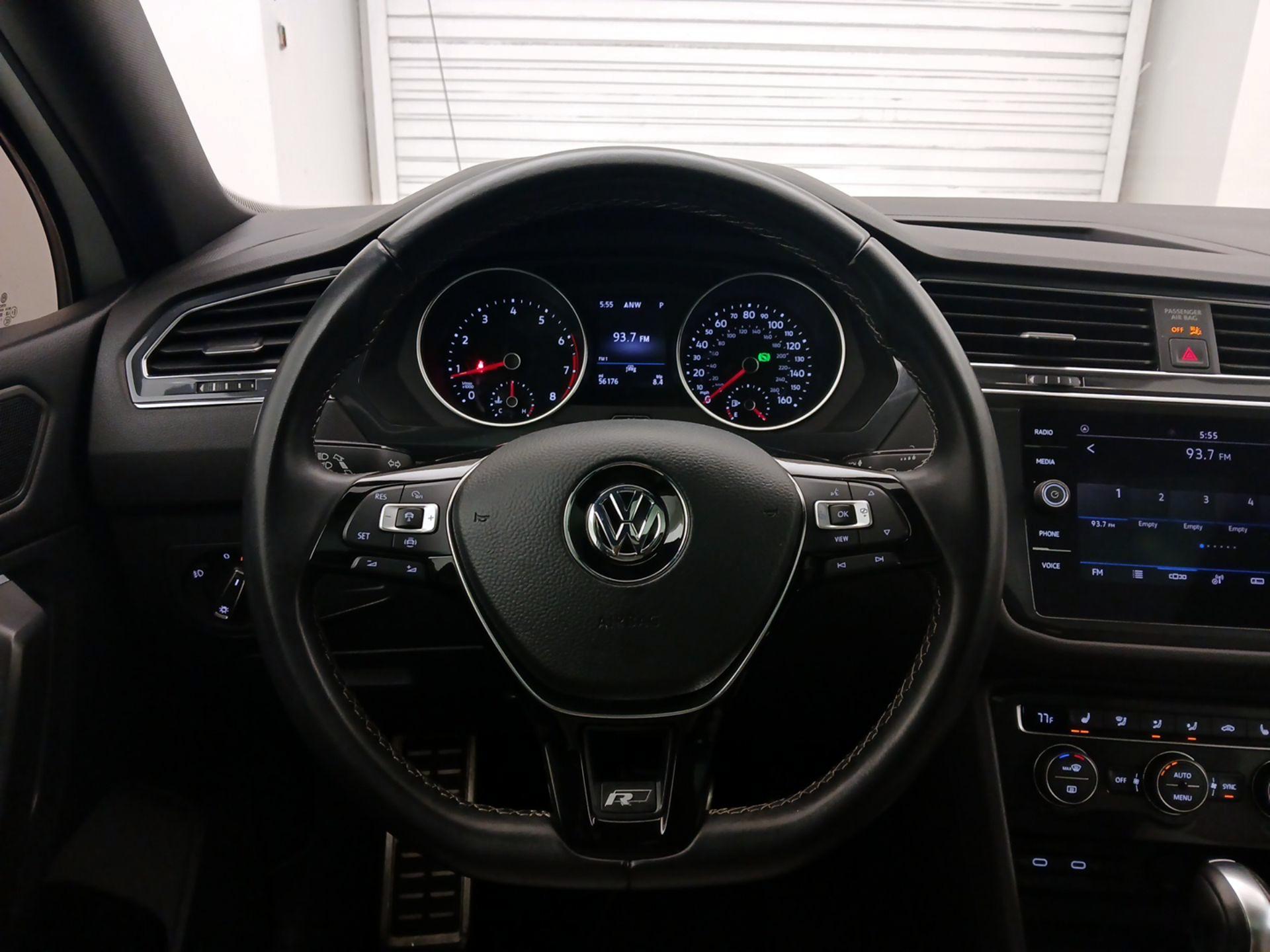 Thumbnail: 2021 Volkswagen Tiguan - 10