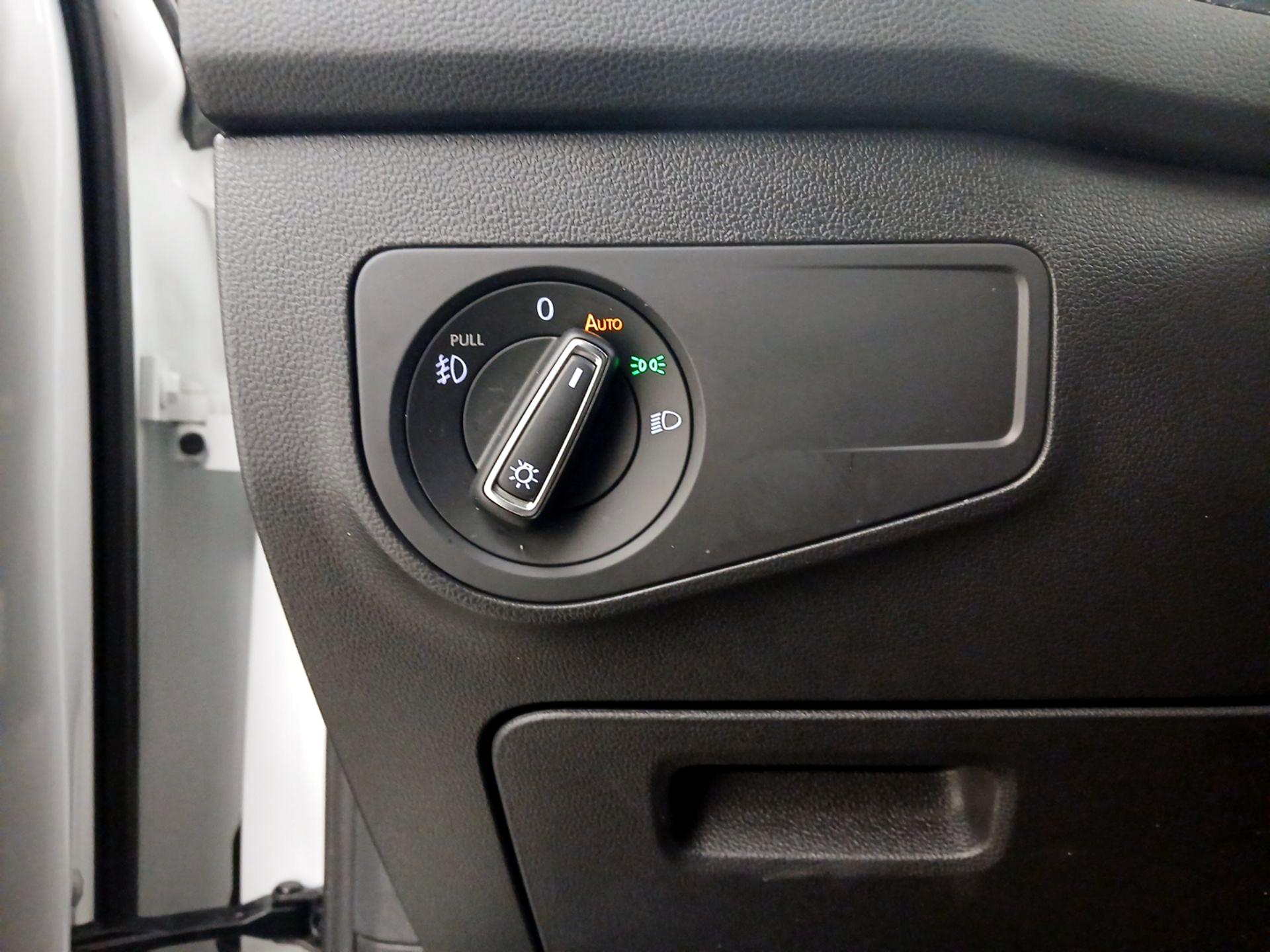 Thumbnail: 2021 Volkswagen Tiguan - 13