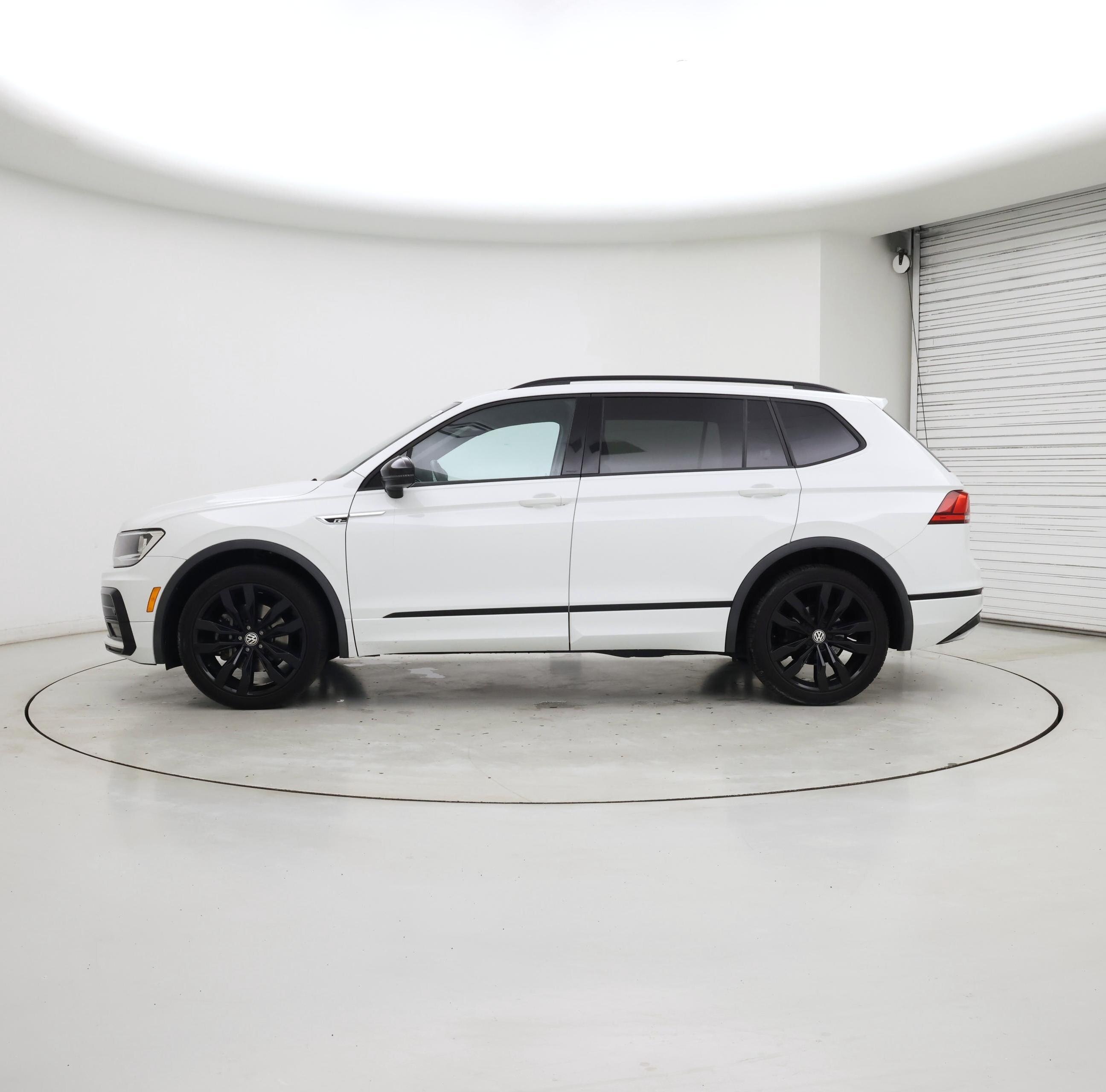 Thumbnail: 2021 Volkswagen Tiguan - 3