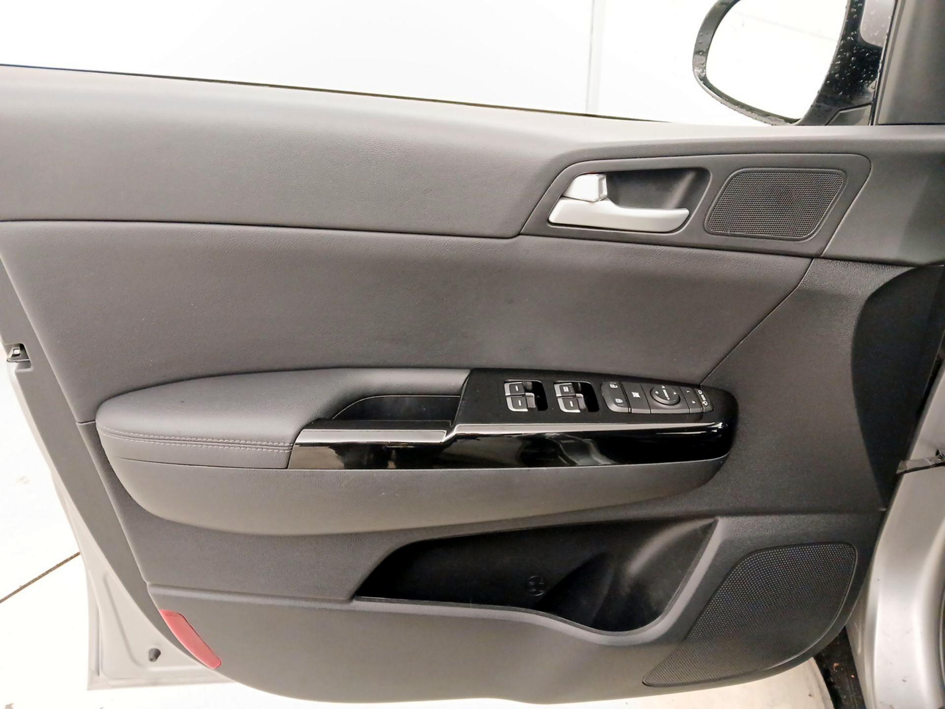 Thumbnail: 2022 Kia Sportage - 12