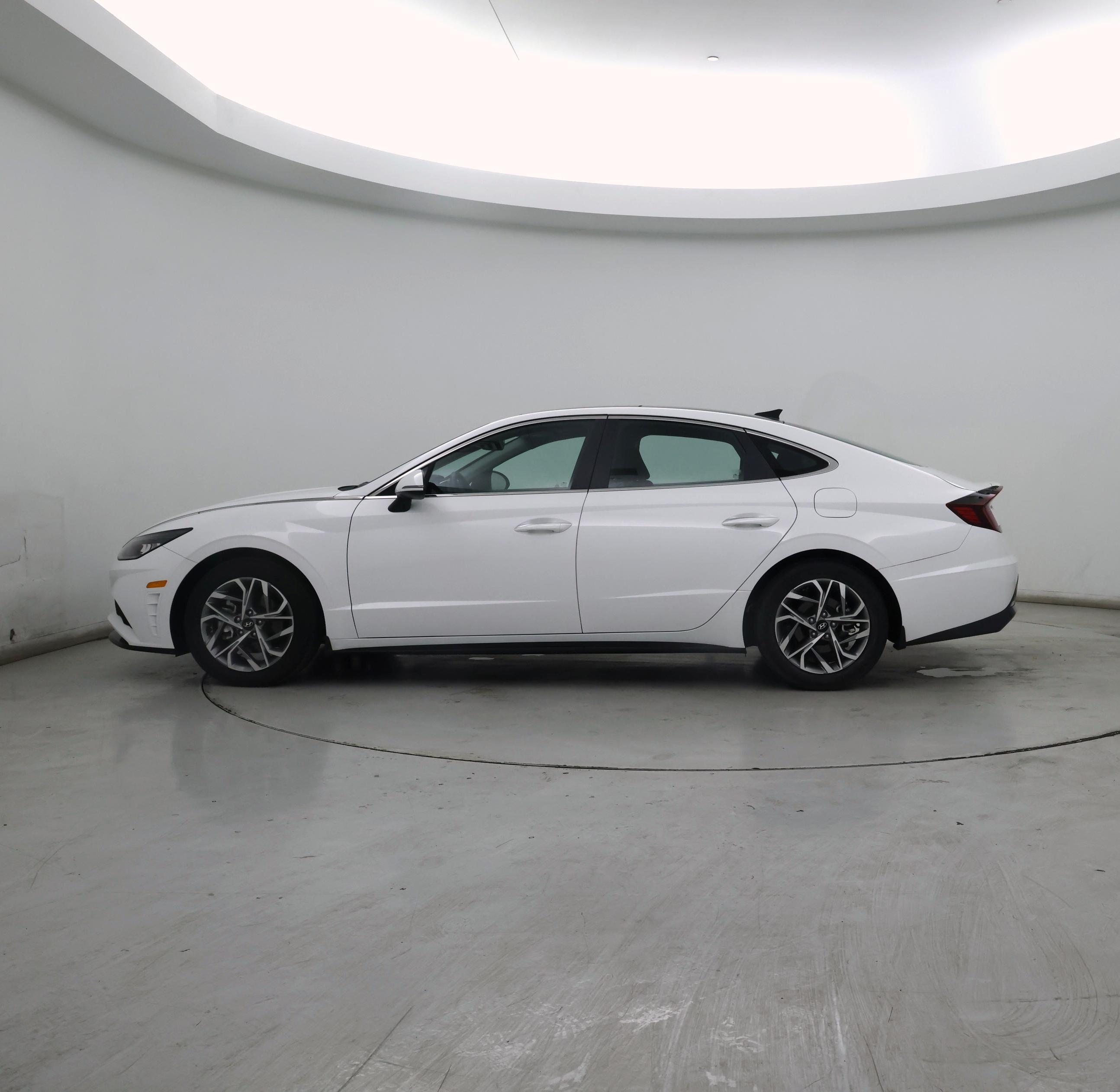 Thumbnail: 2023 Hyundai Sonata - 3