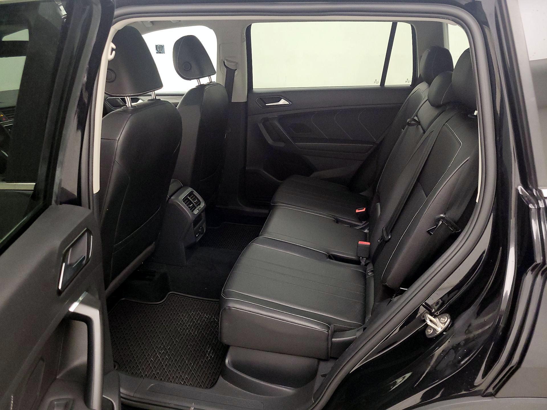 Thumbnail: 2022 Volkswagen Tiguan - 20