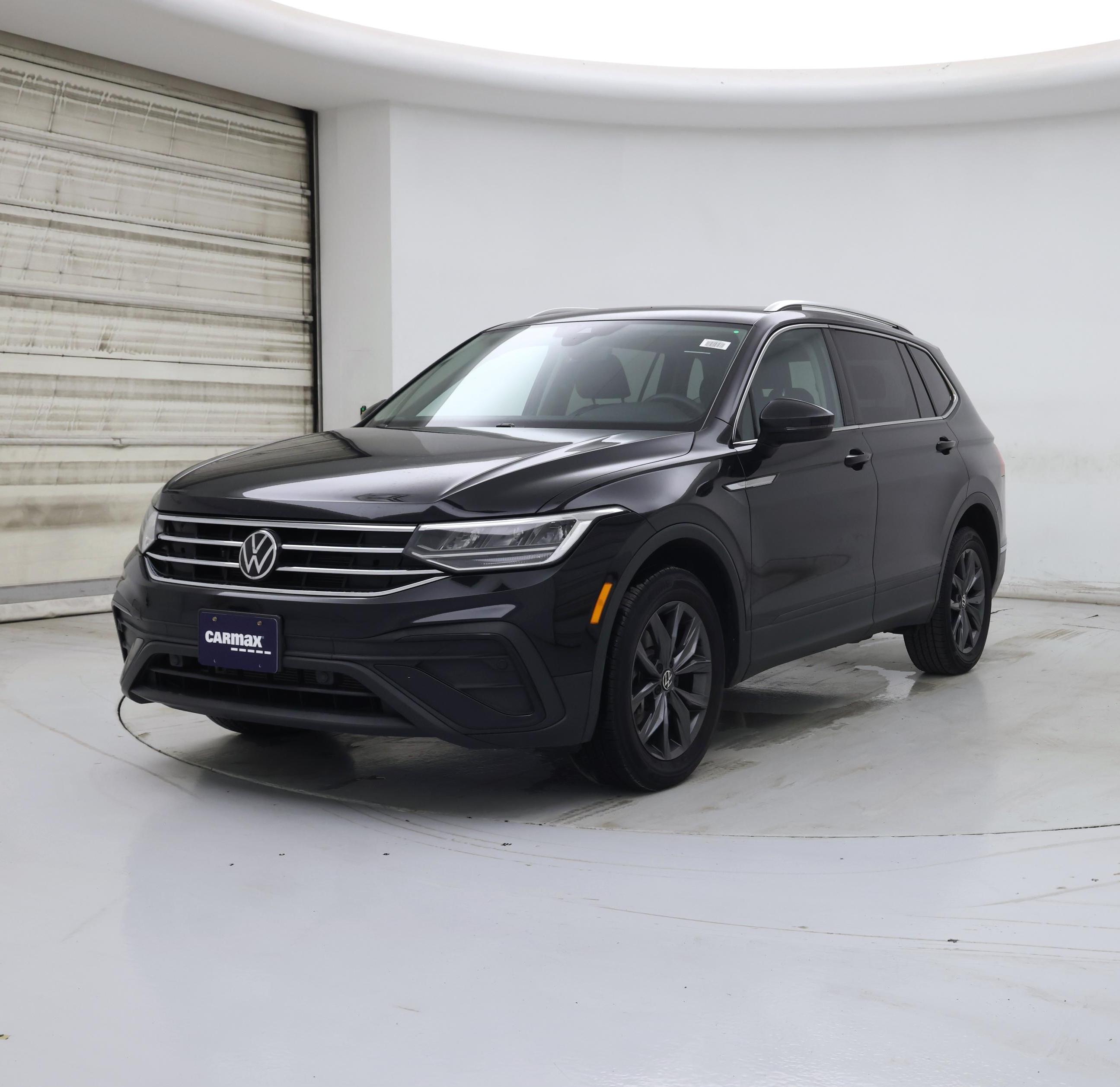 Thumbnail: 2022 Volkswagen Tiguan - 4