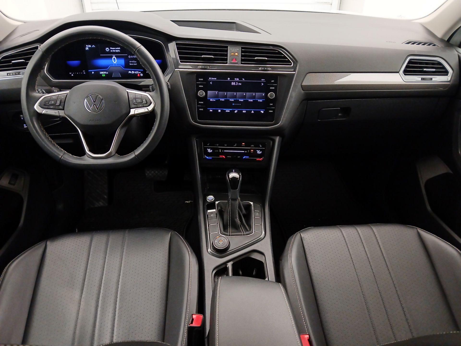 Thumbnail: 2022 Volkswagen Tiguan - 9